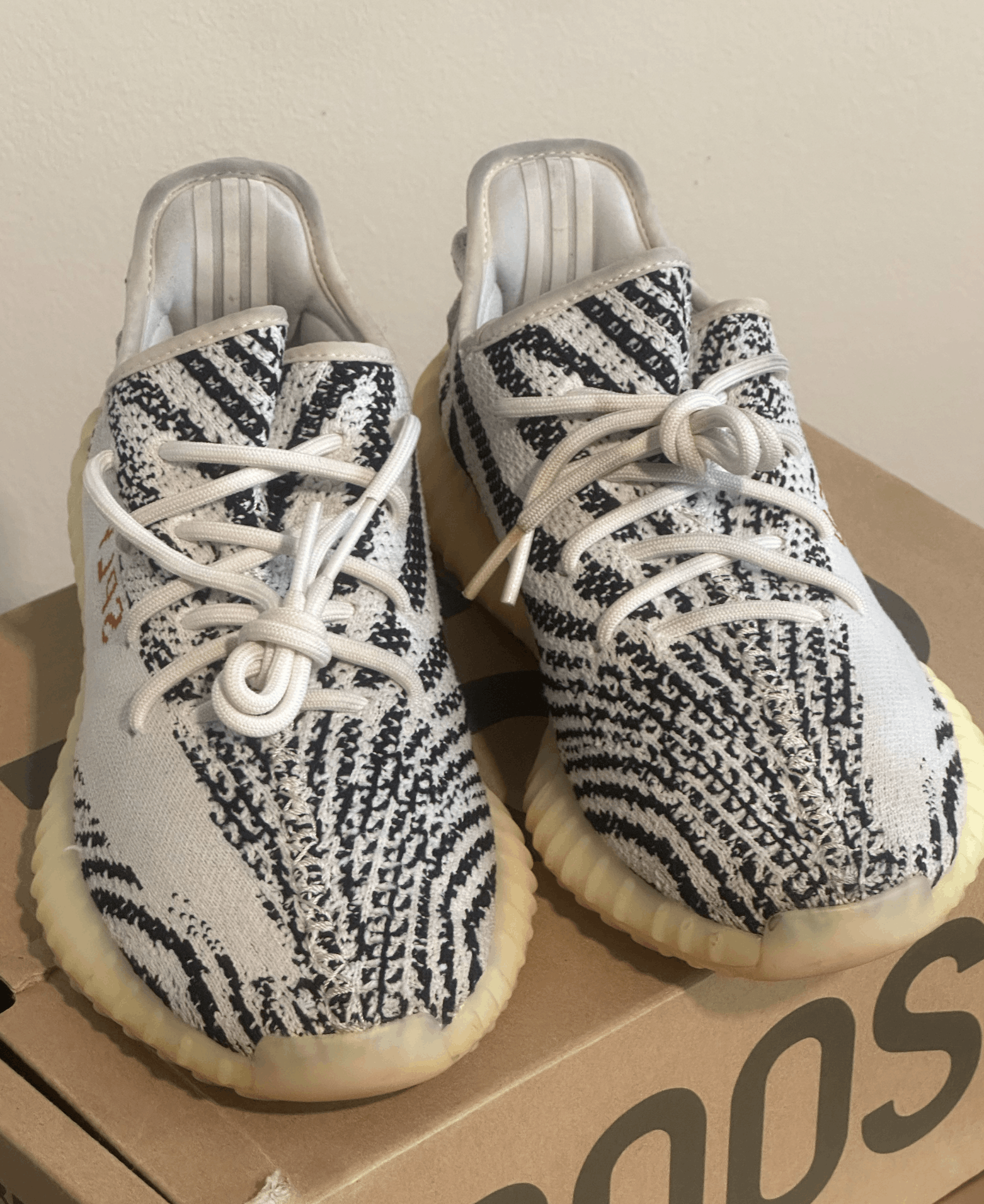 Adidas × Kanye West × Yeezy Yeezy Boost 350 V2 Zebra CP9654 Size US 9.5 / EU 42-43 - 2 Thumbnail