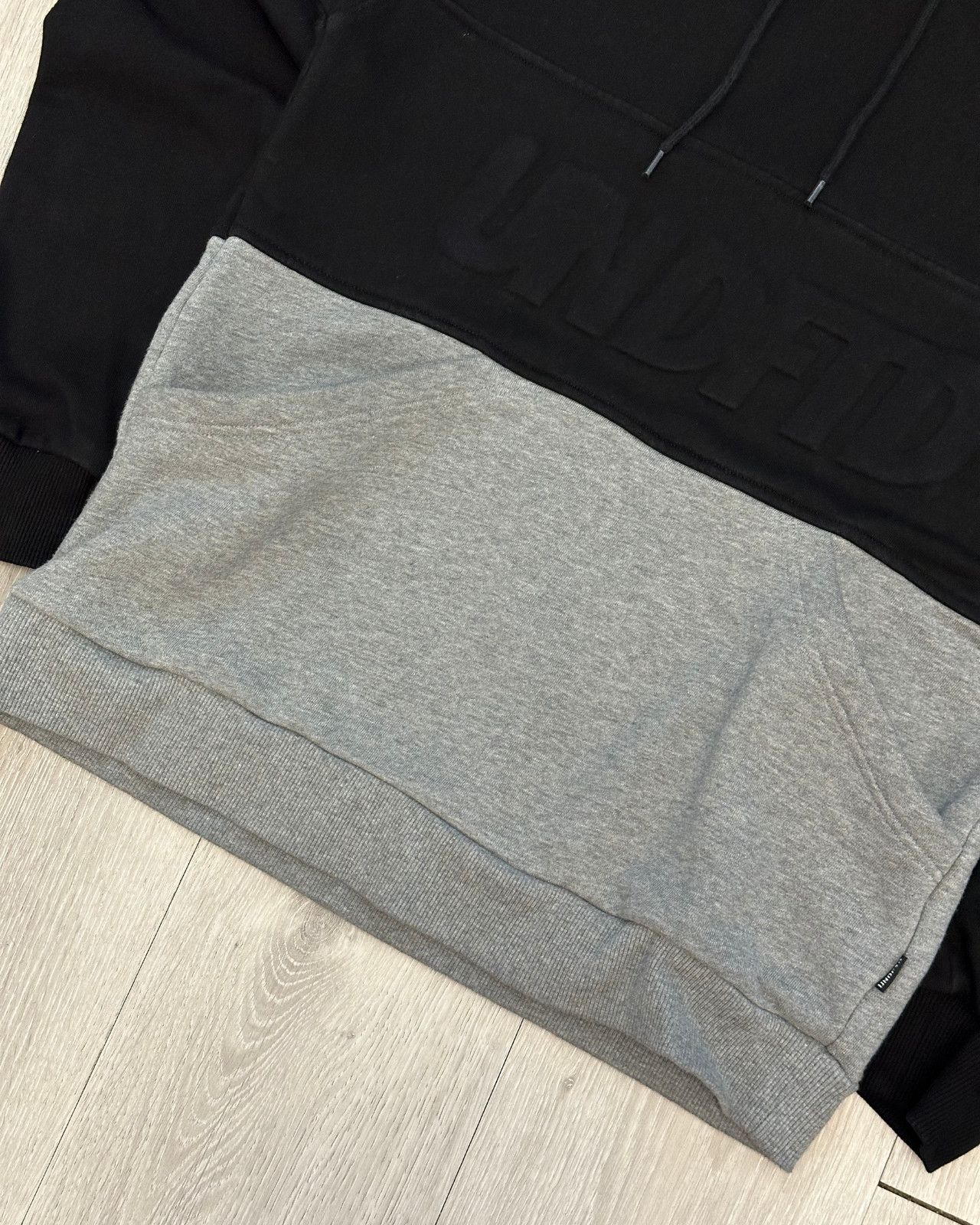 Undefeated Undefeated Out Runner Black/Gray Two-Tone Hoodie - Medium Size US M / EU 48-50 / 2 - 4 Thumbnail