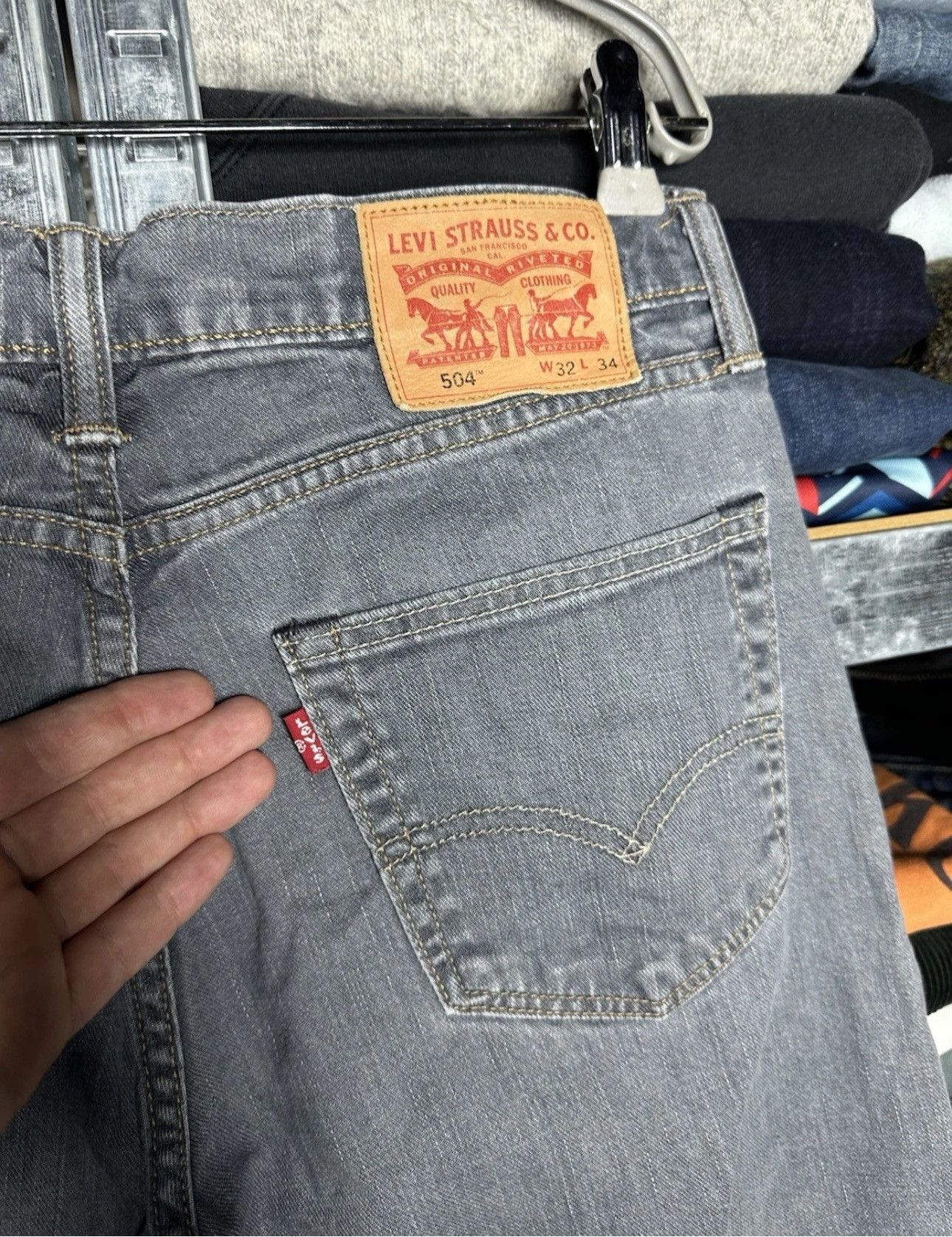Levi's Levi’s 504 Jeans W32 L34 Mid Rise Denim Pants Casual Wear Size US 32 / EU 48 - 3 Thumbnail