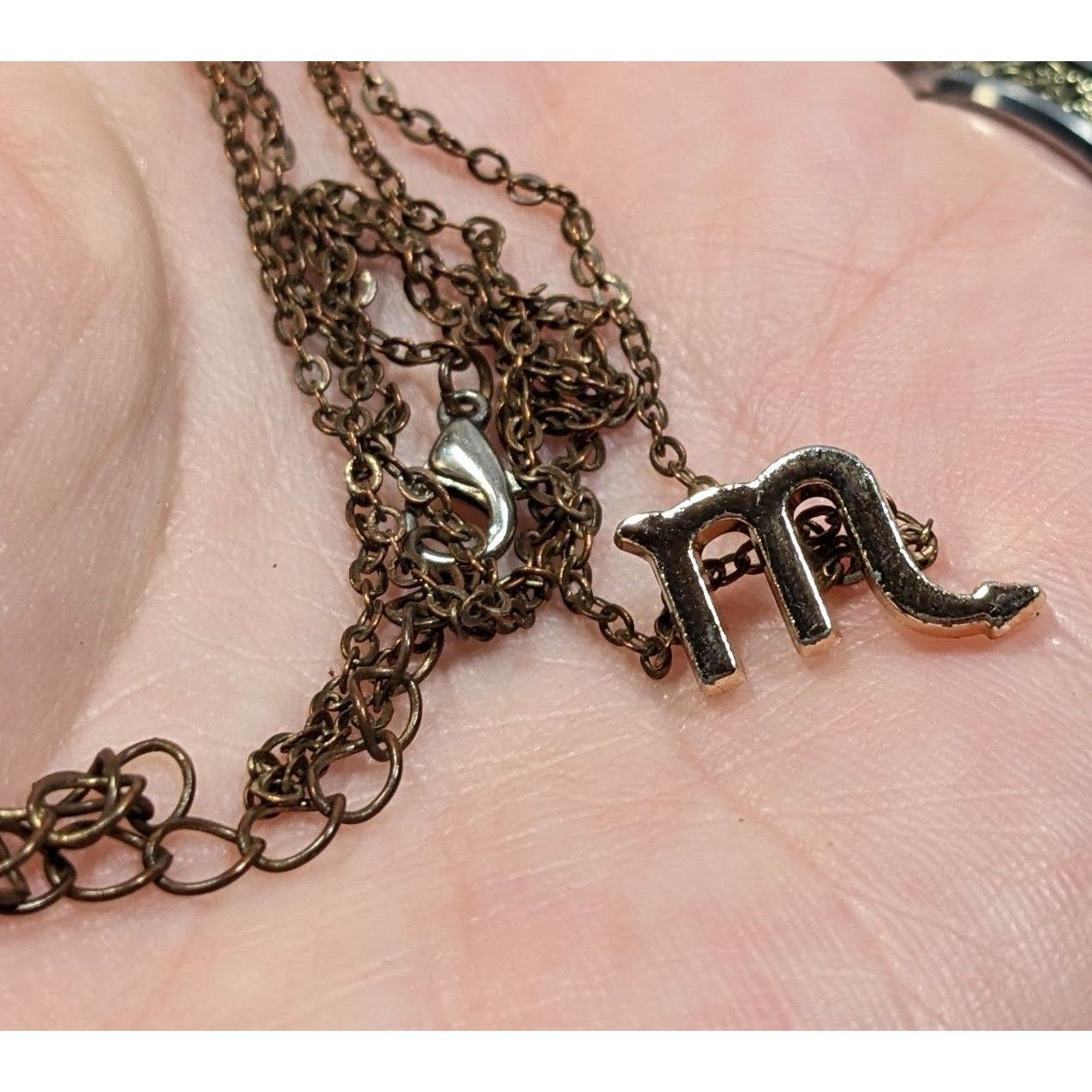Other Minimalist Scorpio Zodiac Gold Tone Pendant Necklace Size ONE SIZE - 3 Thumbnail