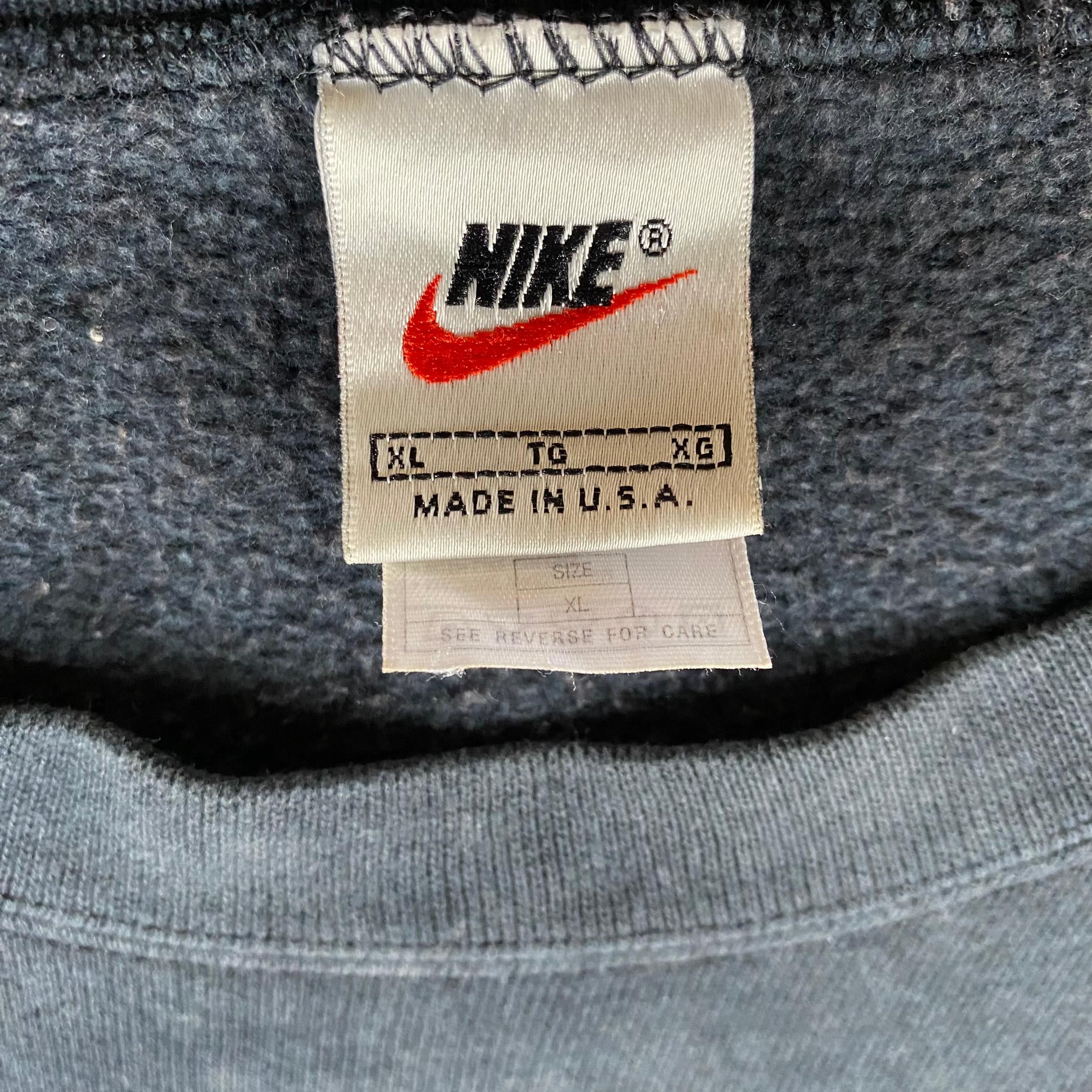 Nike Vintage 90s Nike Small Logo Distressed Sweatshirt Size US L / EU 52-54 / 3 - 9 Thumbnail