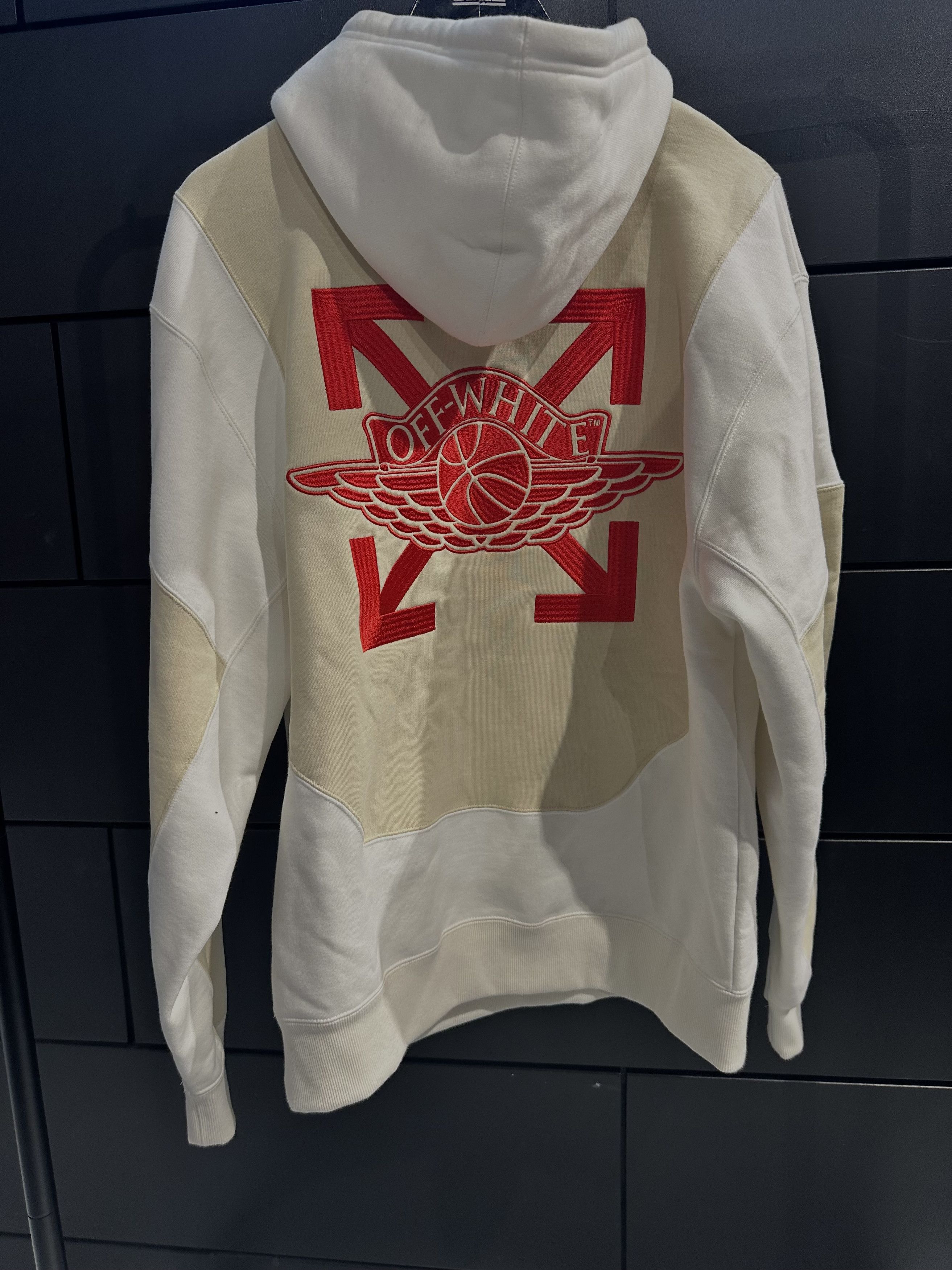 image of Jordan Off White Off White Jordan Collab For Ow Retro Jordan 5 in Cream, Men's (Size Medium)