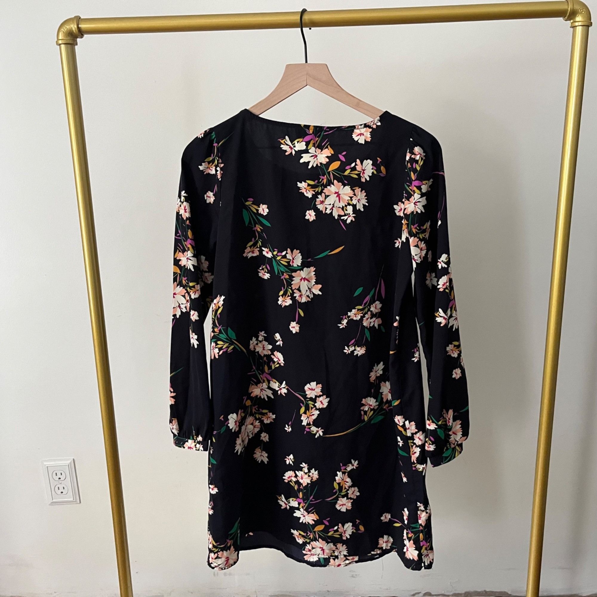 Lulus Lulus Black Floral Long Sleeve Shift Dress Womens M Size L / US 10 / IT 46 - 2 Thumbnail