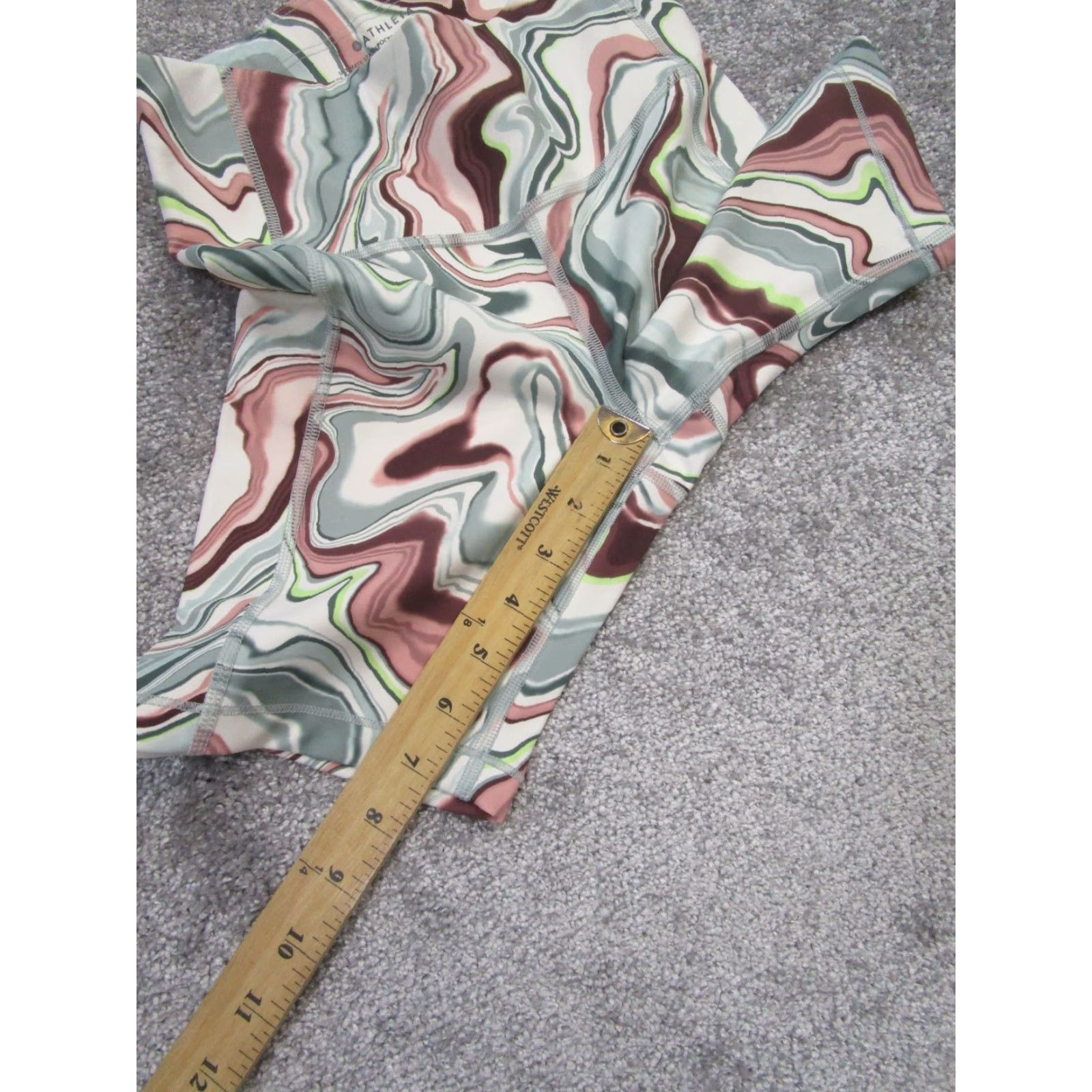 Athleta **Womens Athleta XS Marble Printed Shorts** User: **Ultimate Marble Printed Athleta Womens XS Shorts** Size 26" / US 2 / IT 38 - 2 Thumbnail