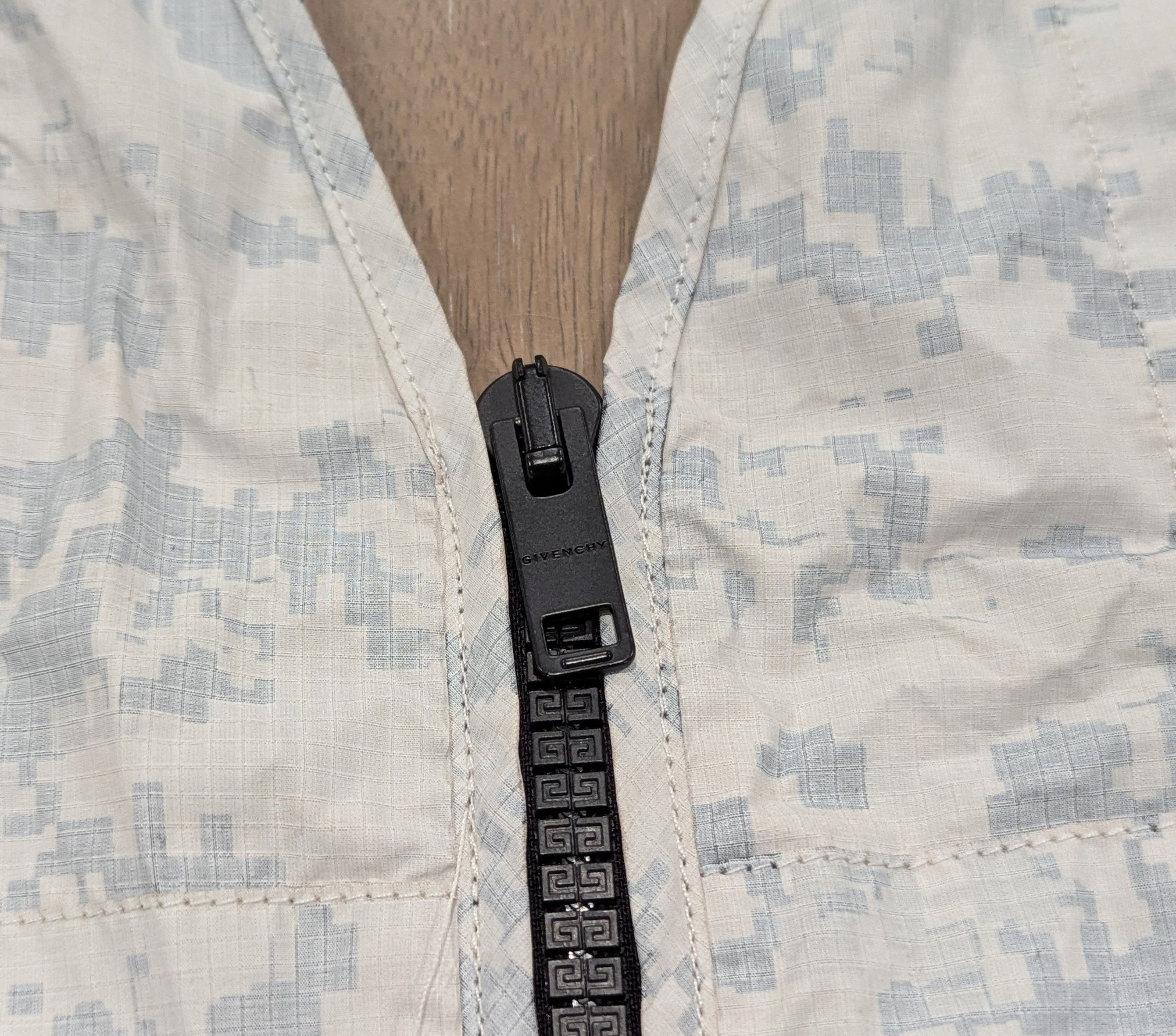 Givenchy GIVENCHY Lightweight V-Cargo Vest Gray 50 Size US M / EU 48-50 / 2 - 3 Thumbnail