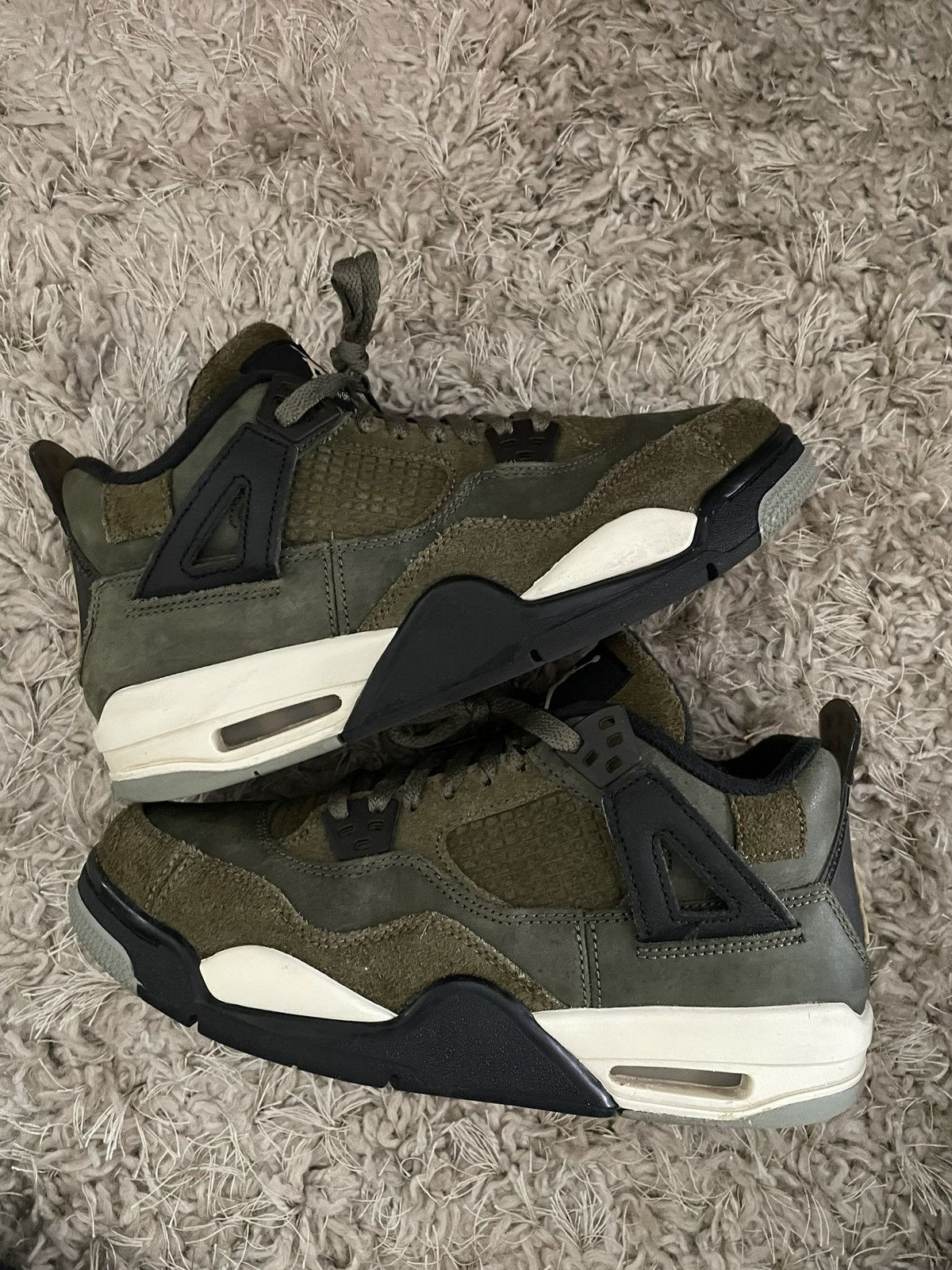Jordan Brand Jordan 4 olive Size US 7 / EU 40 - 2 Thumbnail