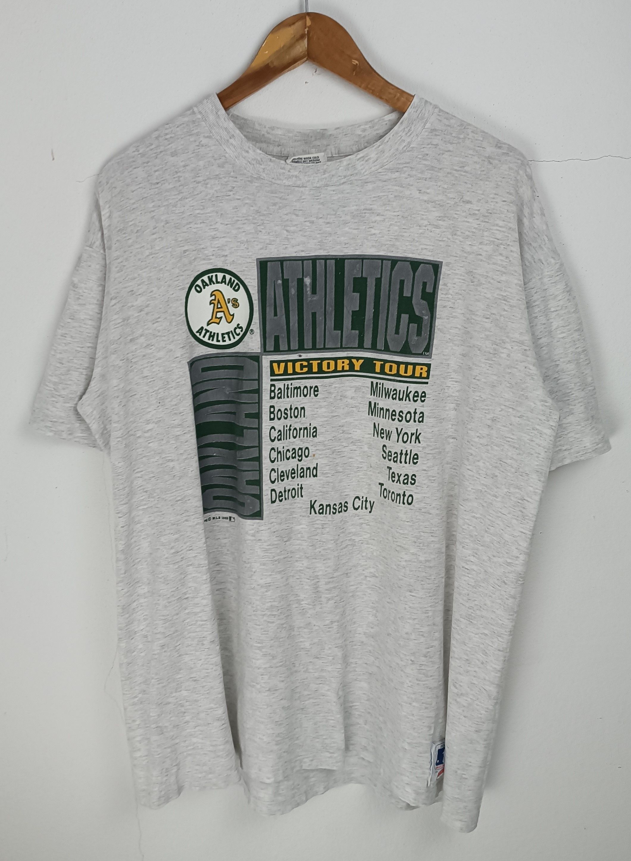 MLB VINTAGE '89 OAKLAND ATHLETICS MLB VICTORY TOUR VERY RARE Size US XL / EU 56 / 4 - 3 Thumbnail