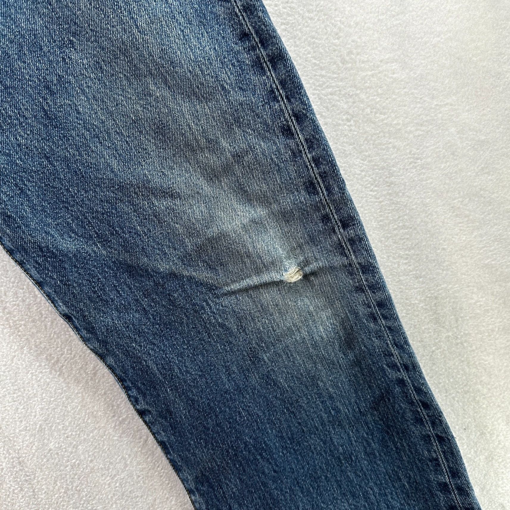 Levi's VINTAGE Levi's 501 Jeans Button Fly Denim Blue Straight Leg 34x32 Men Regular Belt Loops Leather Logo USA 501 Series Size US 34 / EU 50 - 4 Thumbnail