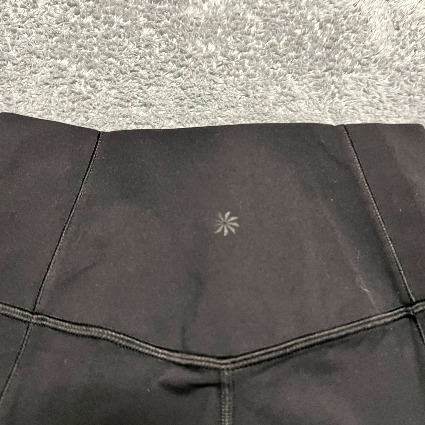 Athleta Athleta Leggings Womens XS Black Cropped Salutation Stash Pocket Size 26" / US 2 / IT 38 - 4 Thumbnail