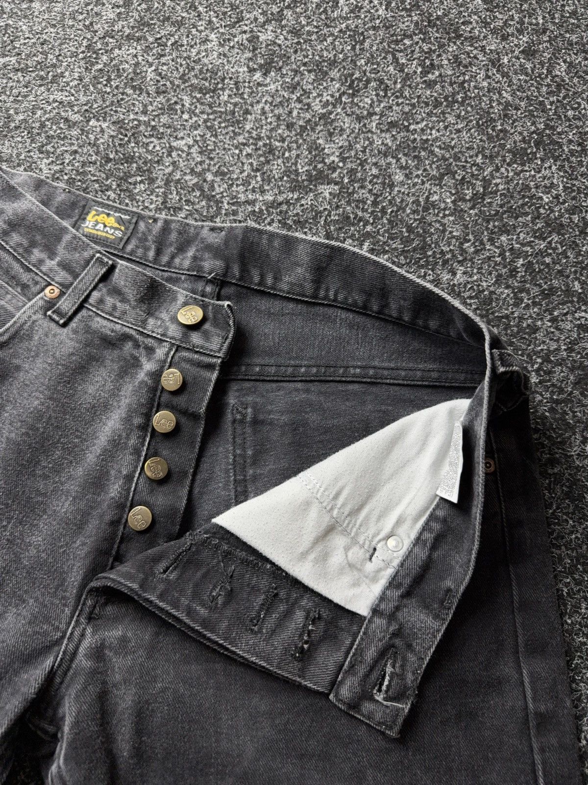 Lee Vintage 00s Lee Faded Black Jeans W34 Faded Straight Y2K Size US 31 - 10 Thumbnail