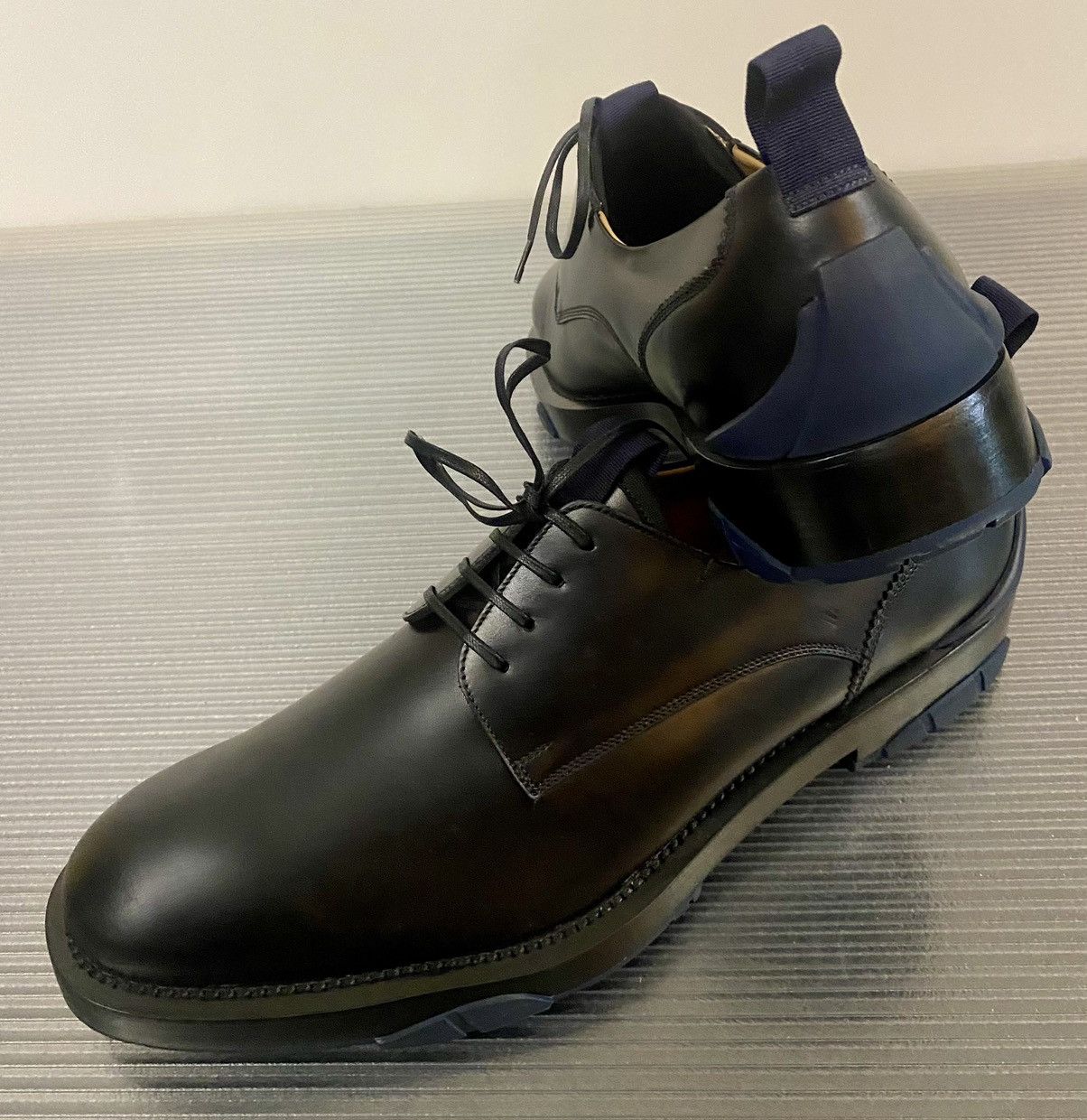 Salvatore Ferragamo Ferragamo Nero calf/blue Marin Fulgor derby 9.5 D NEW Size US 9.5 / EU 42-43 - 6 Thumbnail