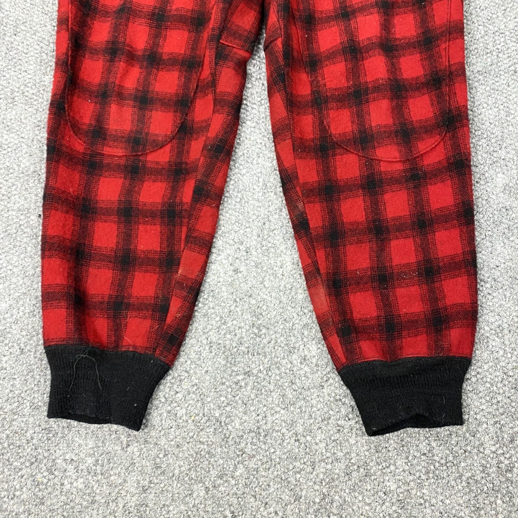Vintage VINTAGE Woolrich Pants Mens Medium Red Black Plaid Wool Hunting Outdoors 80s USA Pants Mens Medium Red Black Plaid Woolrich 80s USA Size US 31 - 4 Thumbnail