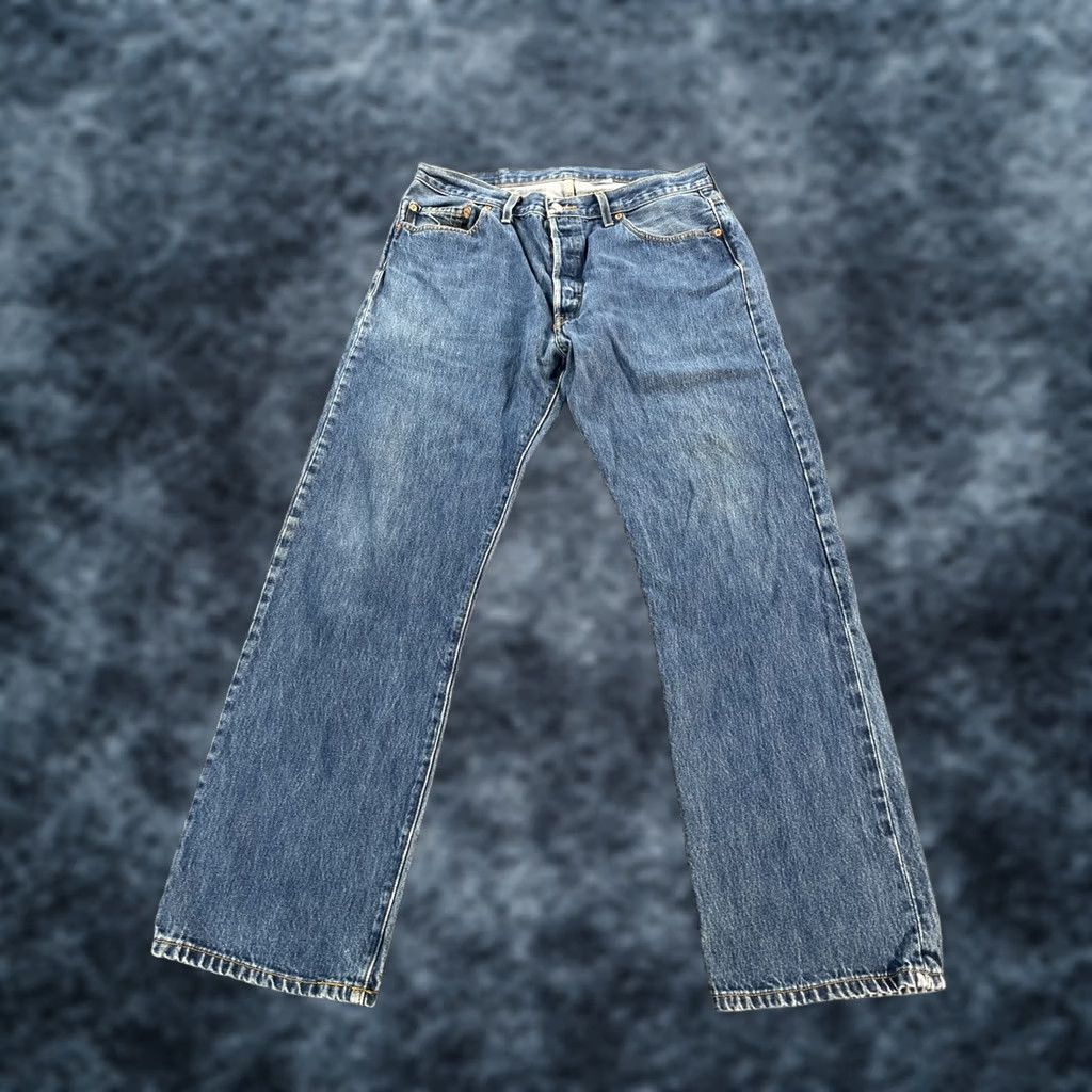 Levi's VINTAGE Levi's 501 Jeans Mens Regular 36x32 Blue Denim Straight 5-Pocket USA Cowboy 90s Mens Size US 36 / EU 52 - 1 Thumbnail