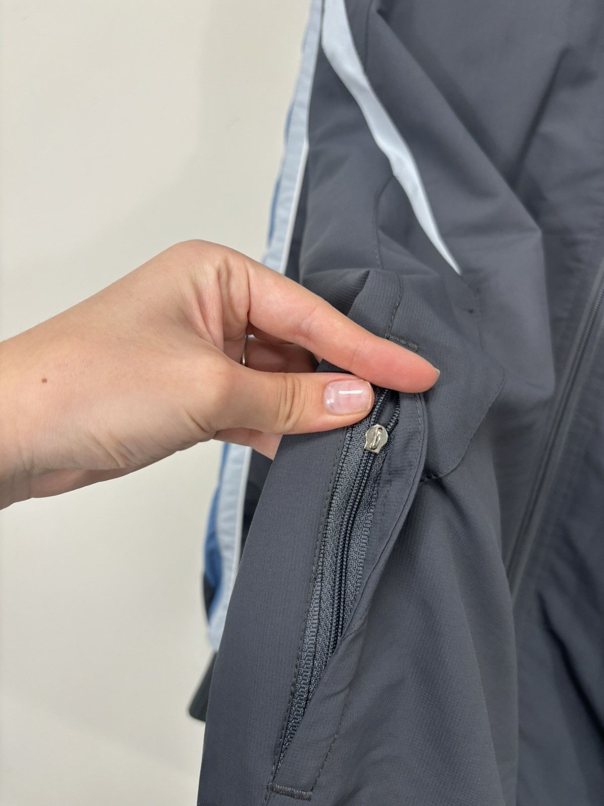 Nike Vintage Nike Y2K Retro Swoosh Gray Full Zip Track Jacket Size US XL / EU 56 / 4 - 9 Thumbnail