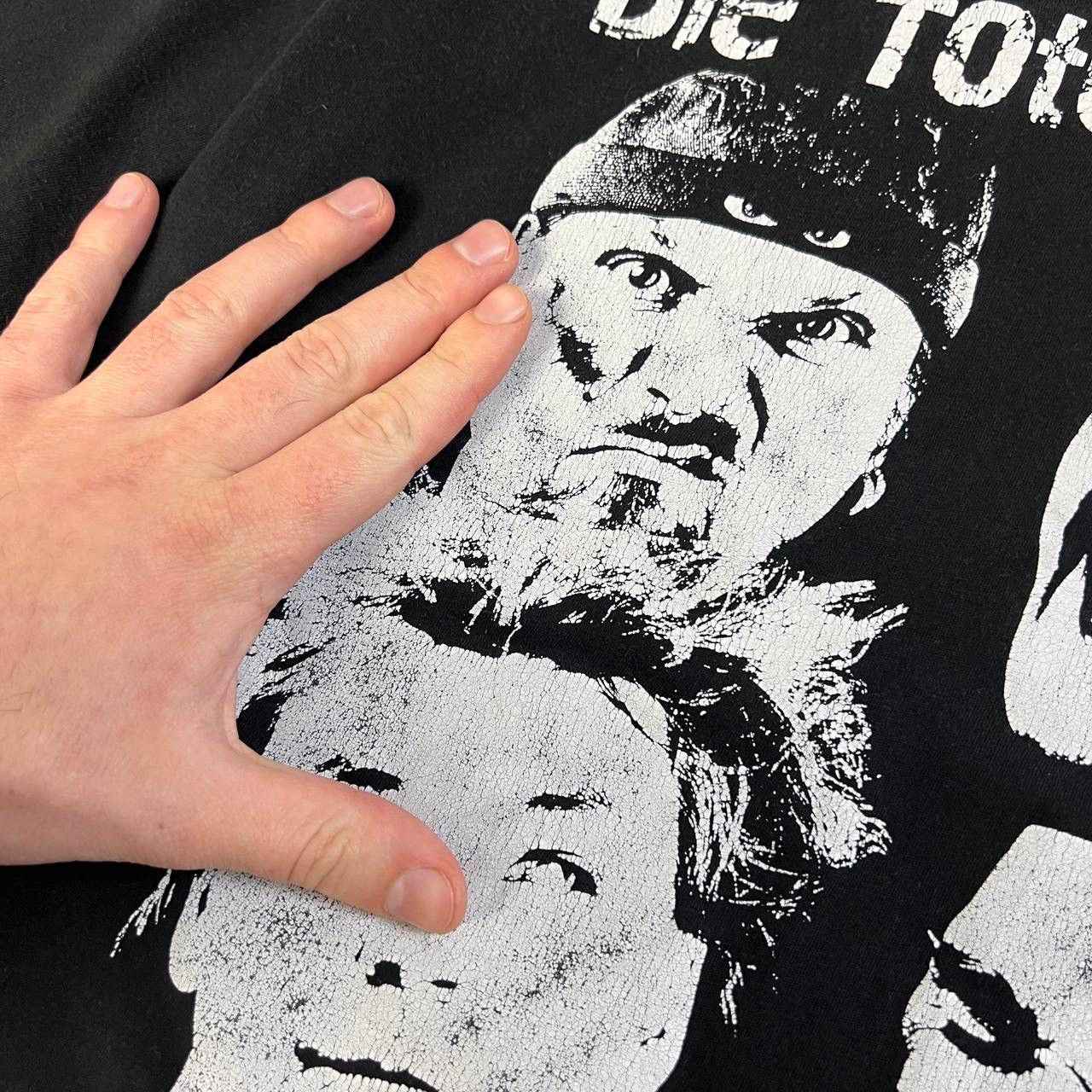 Band Tees Die Toten Arzte Vintage Y2K Rock Band T-Shirt 2TS18 Size US L / EU 52-54 / 3 - 4 Thumbnail