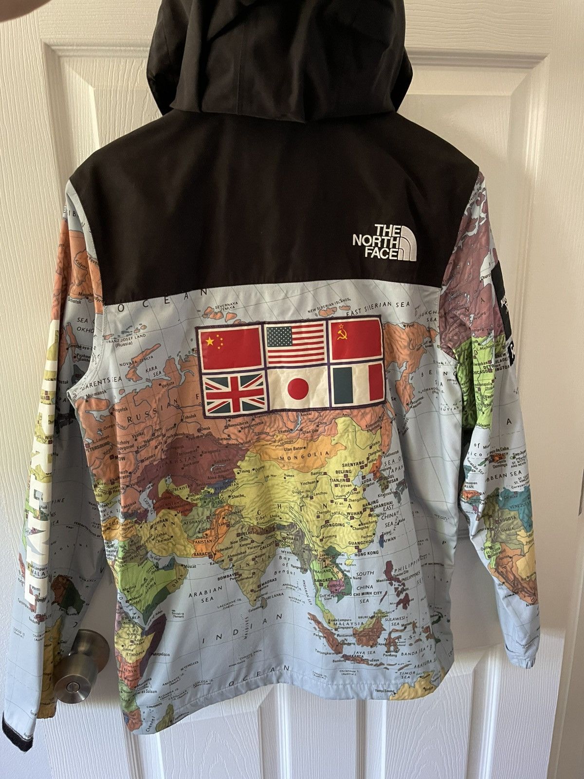 Supreme × The North Face The North Face x Supreme SS14 Atlas Maps Jacket Size US S / EU 44-46 / 1 - 5 Thumbnail