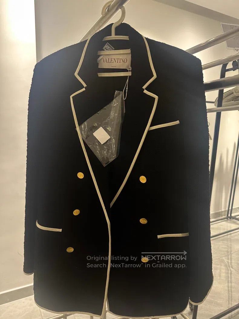 Valentino Valentino Little fragrant suit jacket Size M / US 6-8 / IT 42-44 - 1 Thumbnail