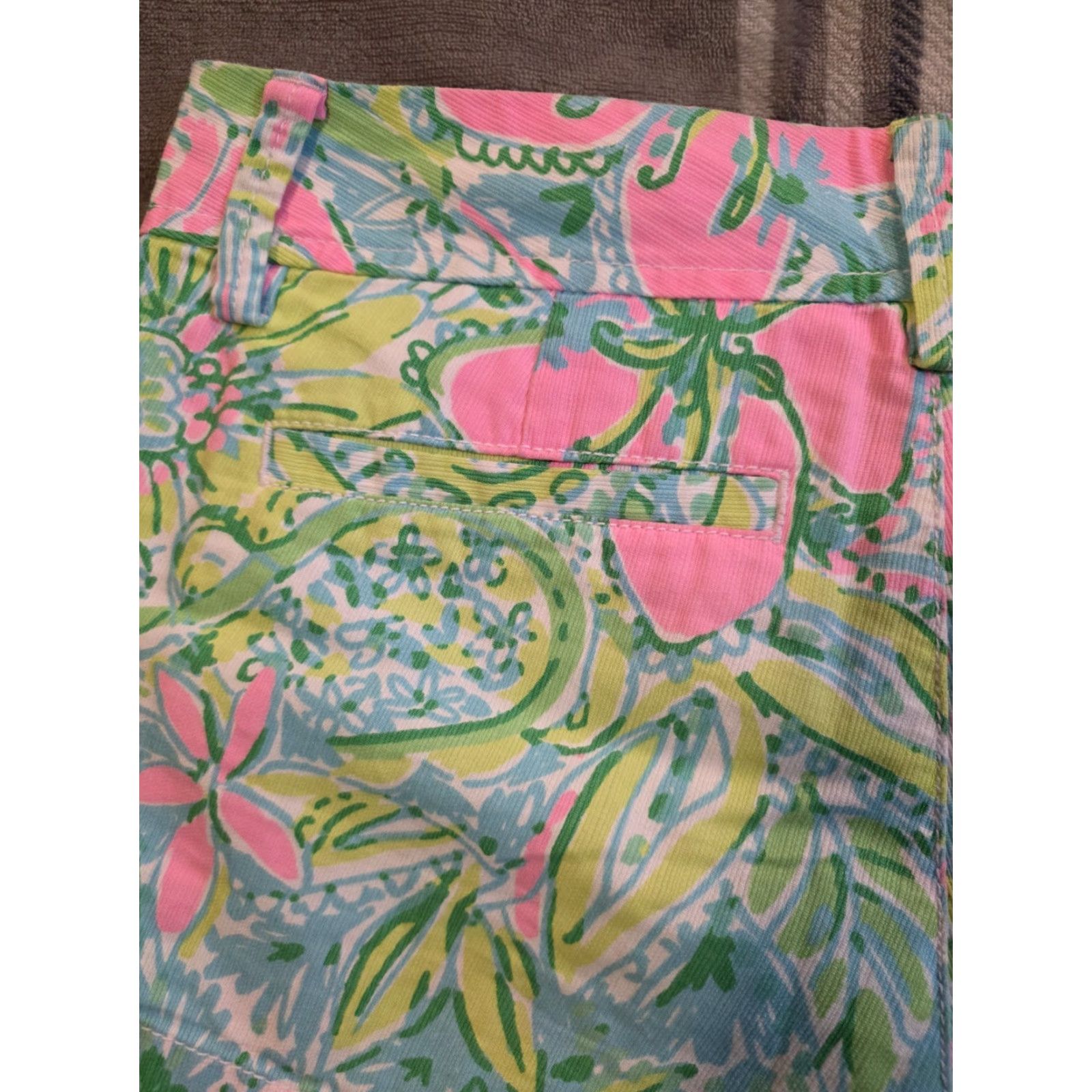 Lilly Pulitzer VINTAGE Lilly Pulitzer The Walsh Shorts Floral Green & Pink 3" Inseam Women's Size 2 Size 26" / US 2 / IT 38 - 3 Thumbnail