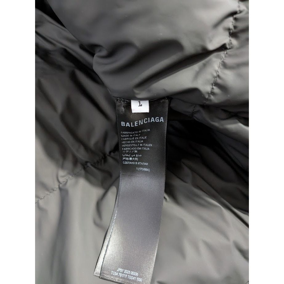 Balenciaga o1rshd1 Wrap Puffer Coated Light Nylon in Black Size US S / EU 44-46 / 1 - 12 Thumbnail