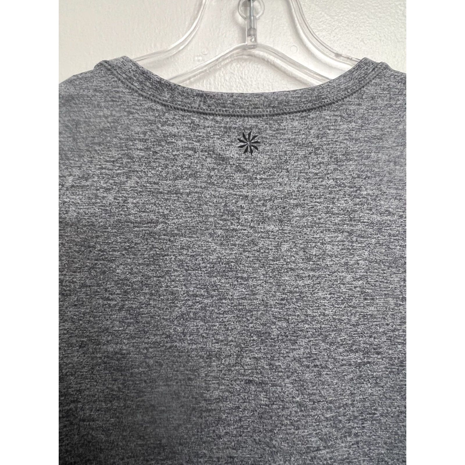 Athleta Athleta Foothill Split Back Sleeveless Top Womens XXS Gray Tank Pullover Crew Neck Activewear 2XS Back Split Size XXS / US 00 / IT 34 - 7 Thumbnail