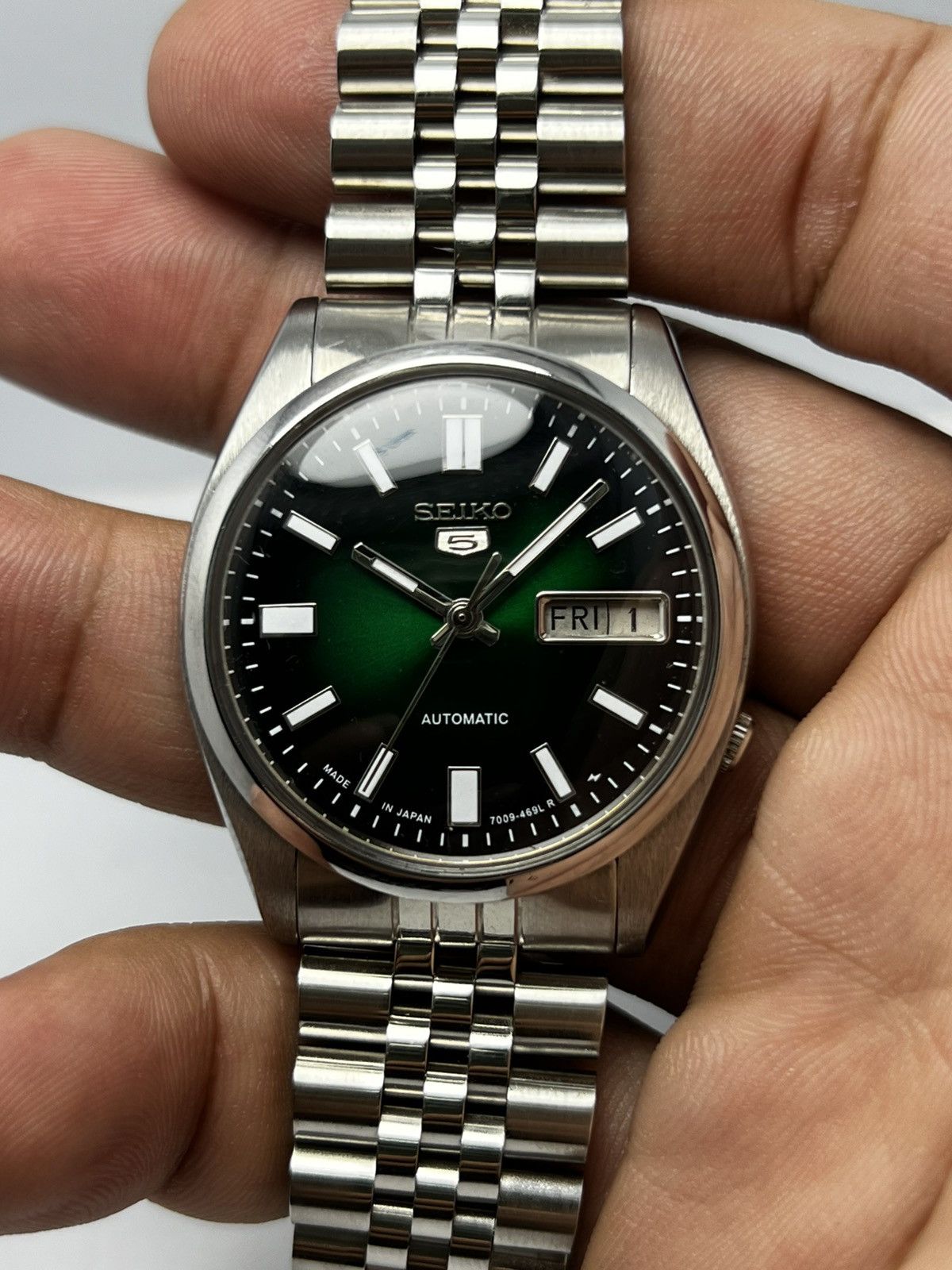 Seiko Seiko 5 Automatic Baton Dial Wrist Watch Day/Date Japan Size 36 - 3 Thumbnail