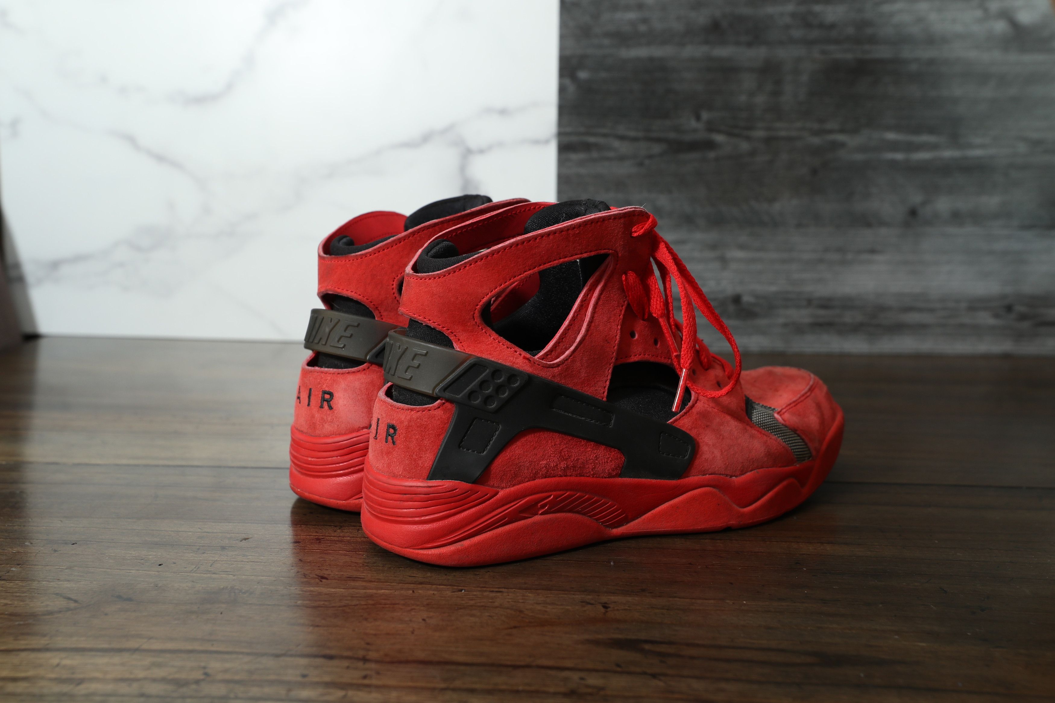 Nike Nike Air Flight Huarache University Red Black (10) Size US 10 / EU 43 - 4 Thumbnail