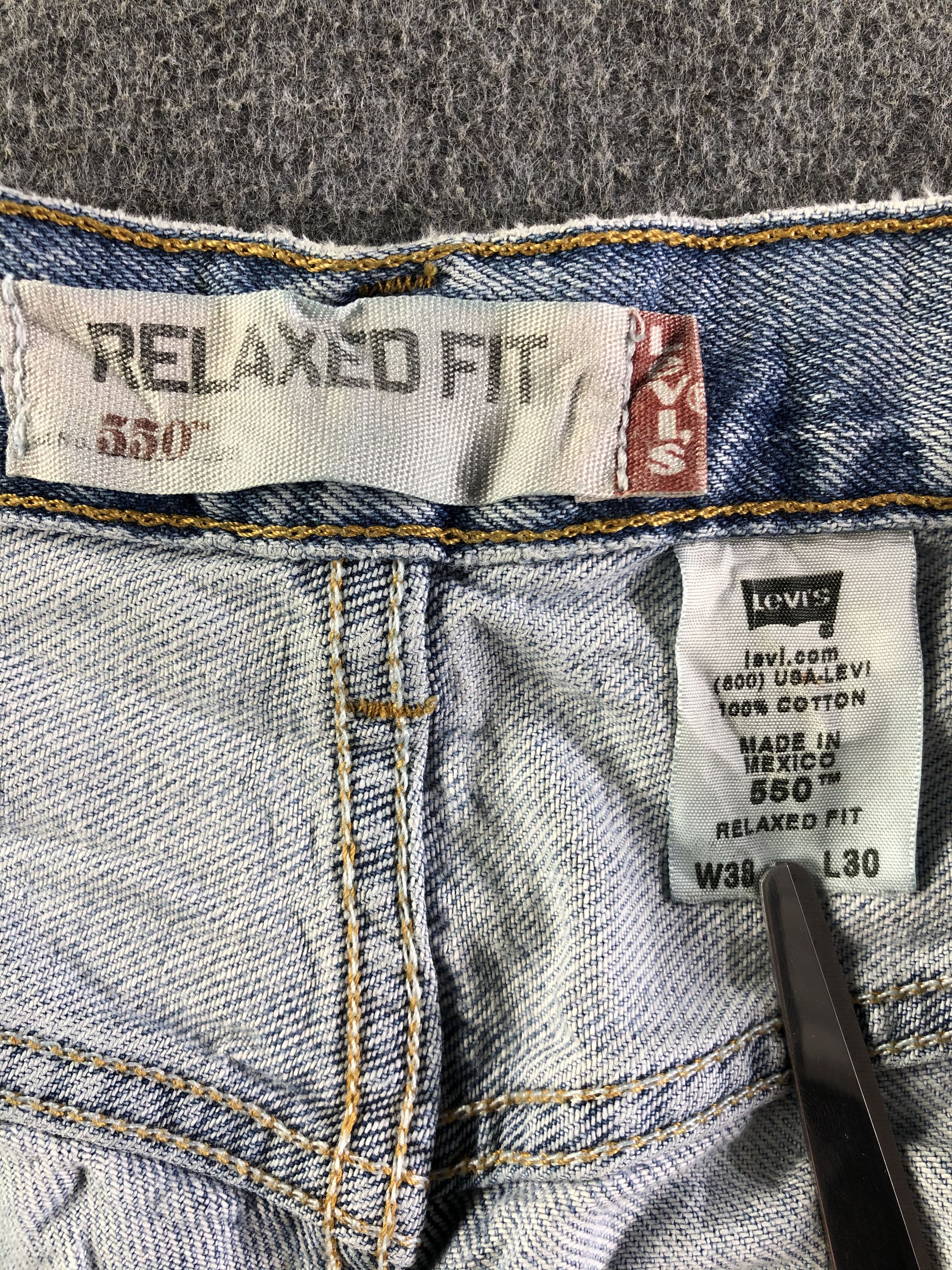 Levi's Vintage Blue Wash Levis 550 Jeans-J4231 Size US 37 - 9 Thumbnail