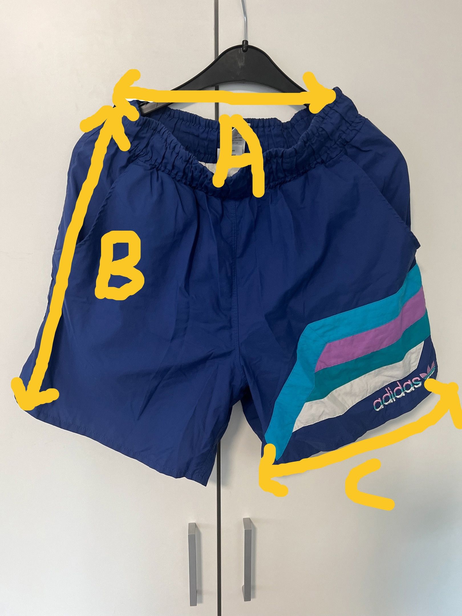 Adidas Vintage Adidas Short Shorts size M Size US 34 / EU 50 - 2 Thumbnail
