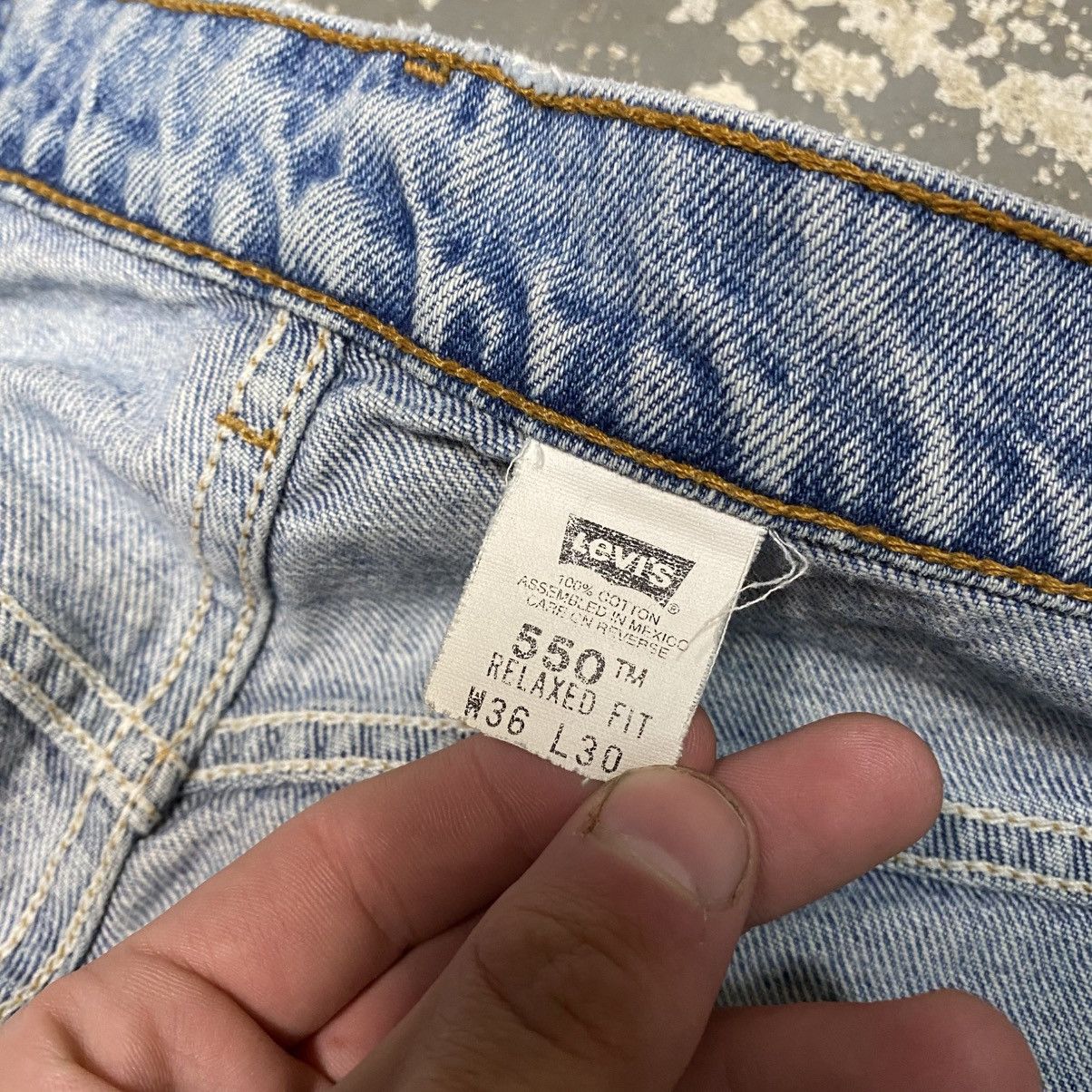 Japanese Brand × Levi's × Vintage Vintage Levi’s 550 Relaxed Fit Blue Light Wash Denim 90s Size US 35 - 3 Thumbnail