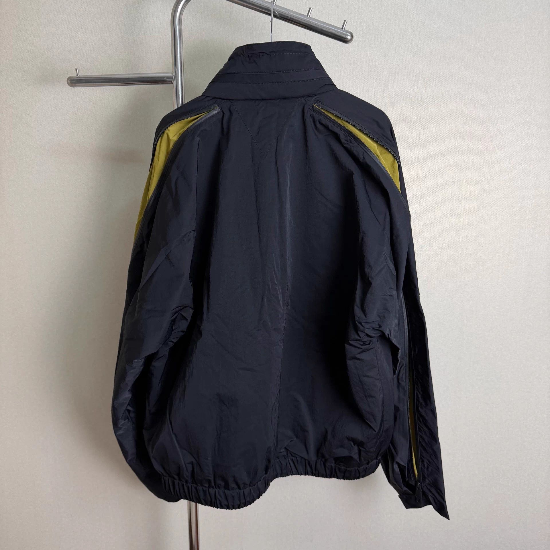 Bottega Veneta BV FW22 men's color blocked oversized hooded black XL Size US XL / EU 56 / 4 - 2 Thumbnail