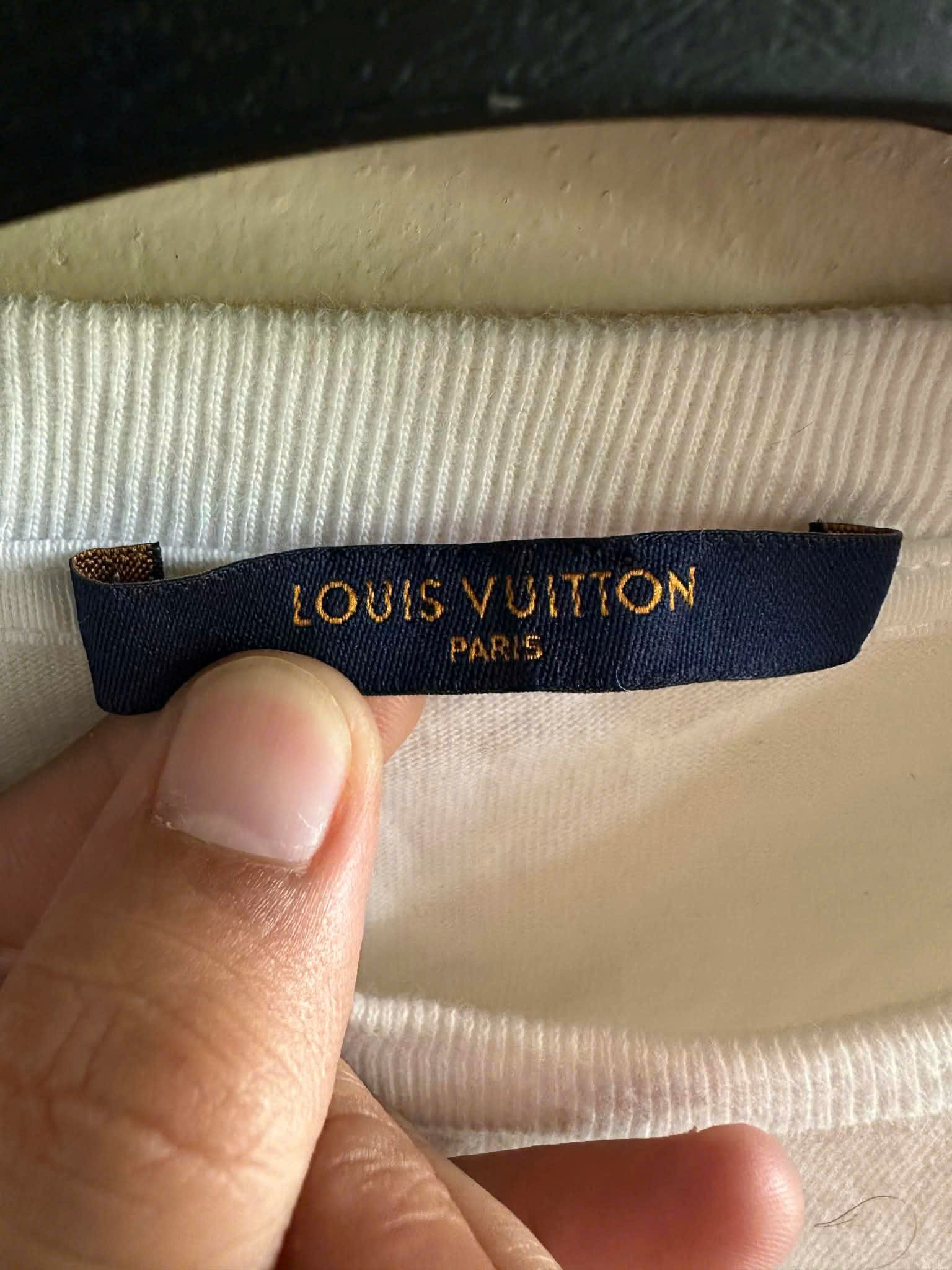 Louis Vuitton LOUIS VUITTON T SHIRT Size US M / EU 48-50 / 2 - 11 Thumbnail