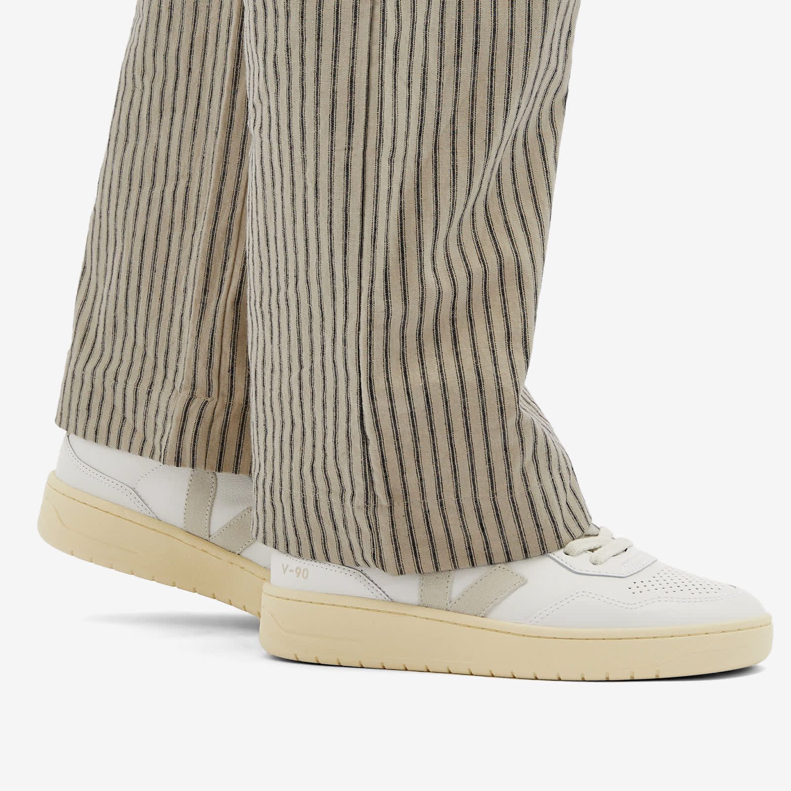 Veja Veja V-90 O.T Extra White Natural VD2003655A US 9 EU 40 Size US 9 / IT 39 - 6 Thumbnail