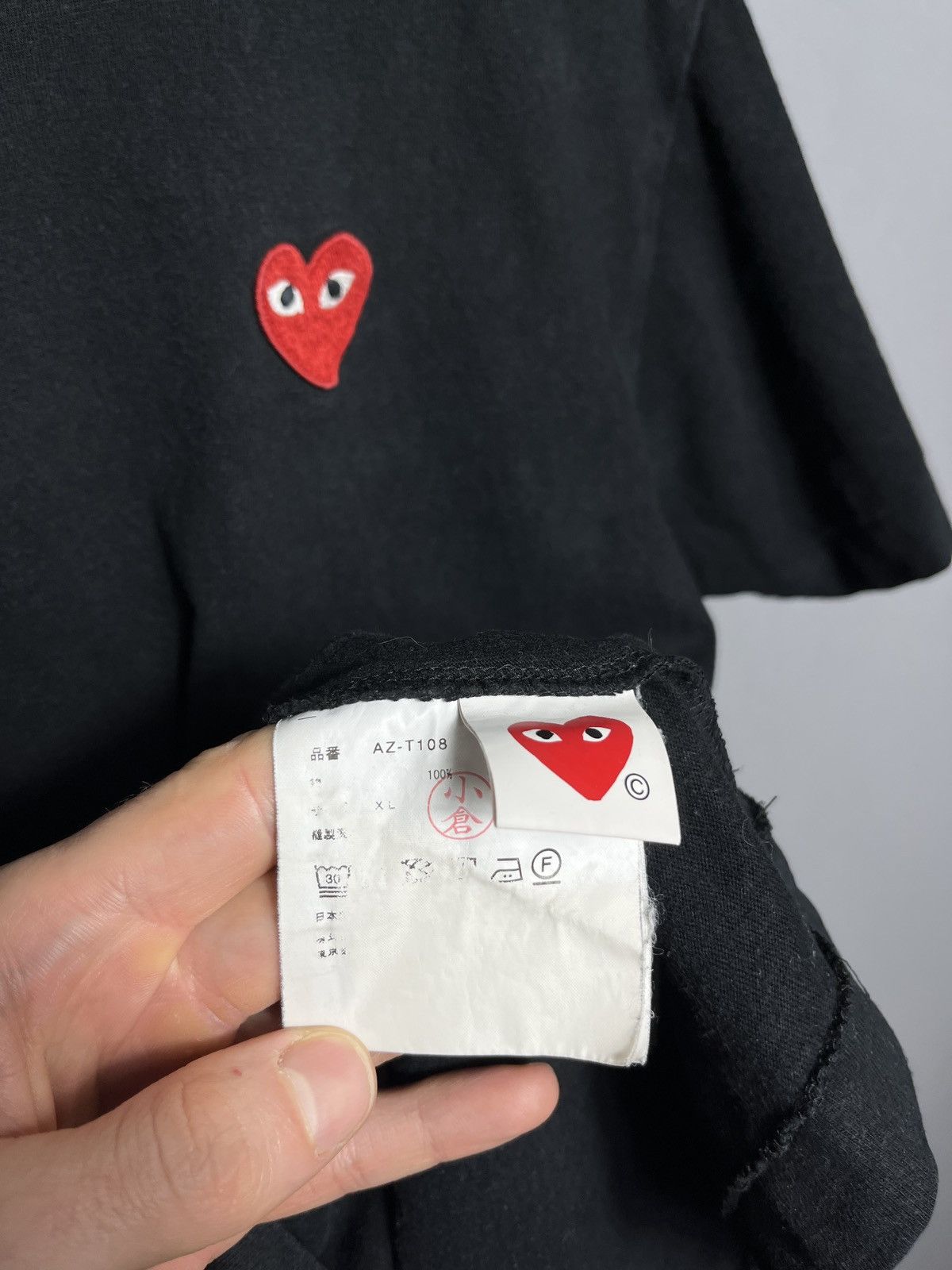 Comme des Garcons COMME DES GARCONS CDG PLAY RED HEART MENS AZ-T108 cotton tee Size US XL / EU 56 / 4 - 6 Thumbnail