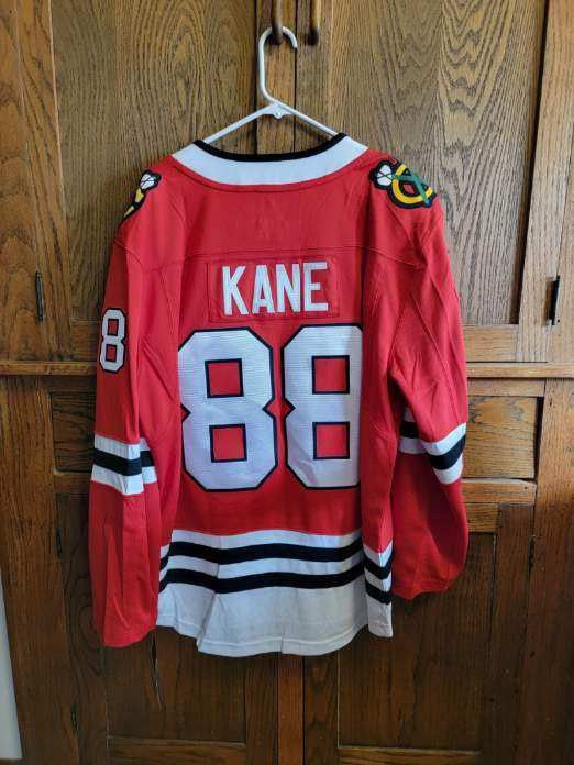 image of Nhl Patrick Kane Blackhawks Jersey Large in Red, Men's