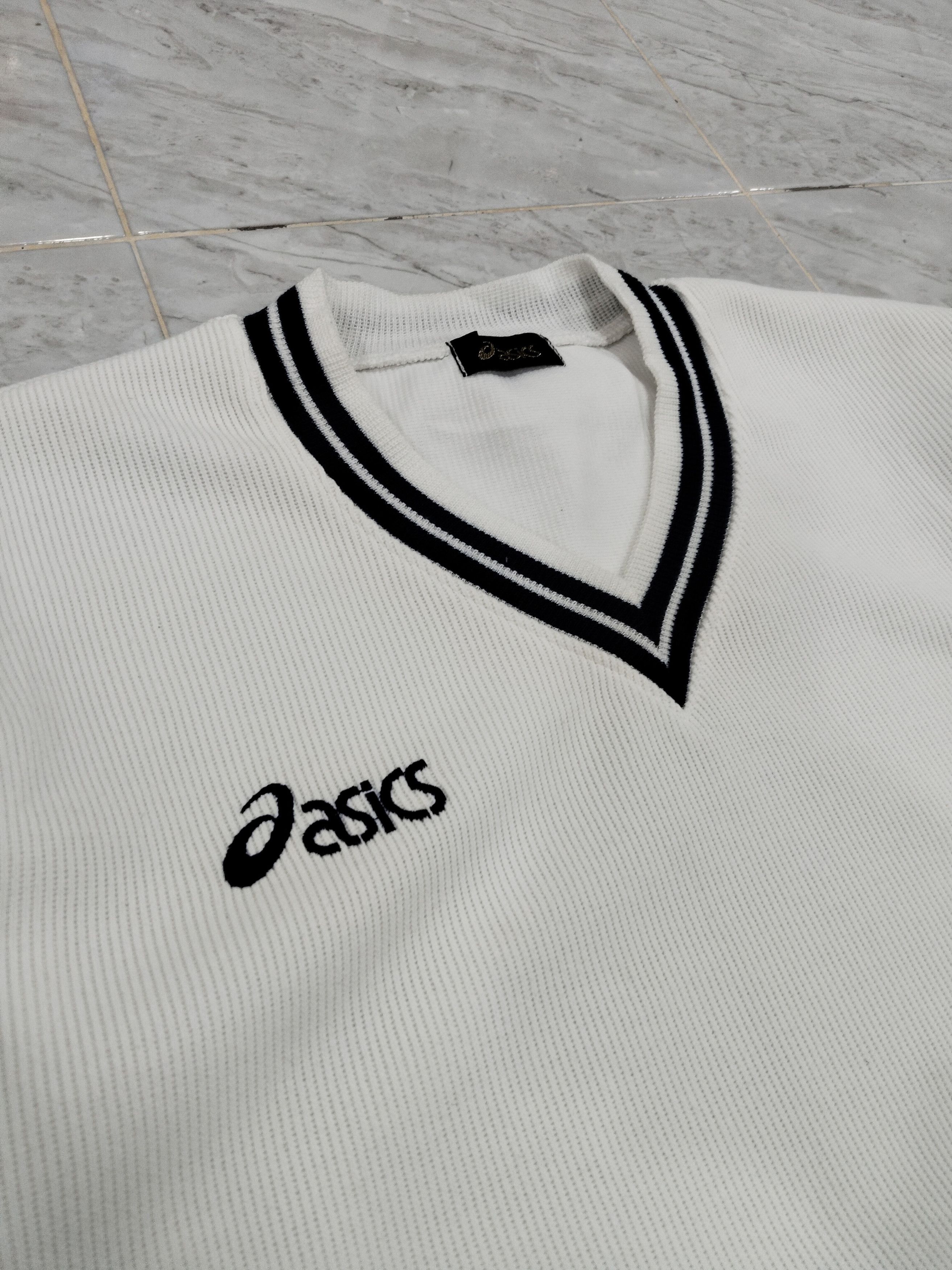 Asics × Japanese Brand × Vintage Vintage Asic Embroidery Logo V-neck Sweatshirt Size US L / EU 52-54 / 3 - 4 Thumbnail