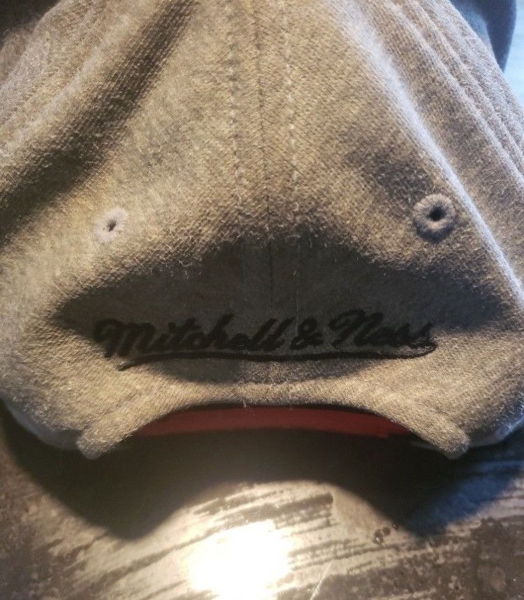 Mitchell & Ness 2006’ Chicago Black Hawks Hat Size ONE SIZE - 7 Thumbnail