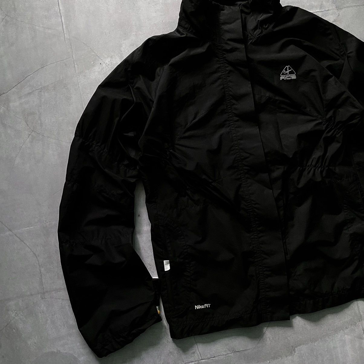 Vintage Vintage Nike ACG Considered Tech Windbreaker Jacket Gorpcore Size S / US 4 / IT 40 - 4 Thumbnail