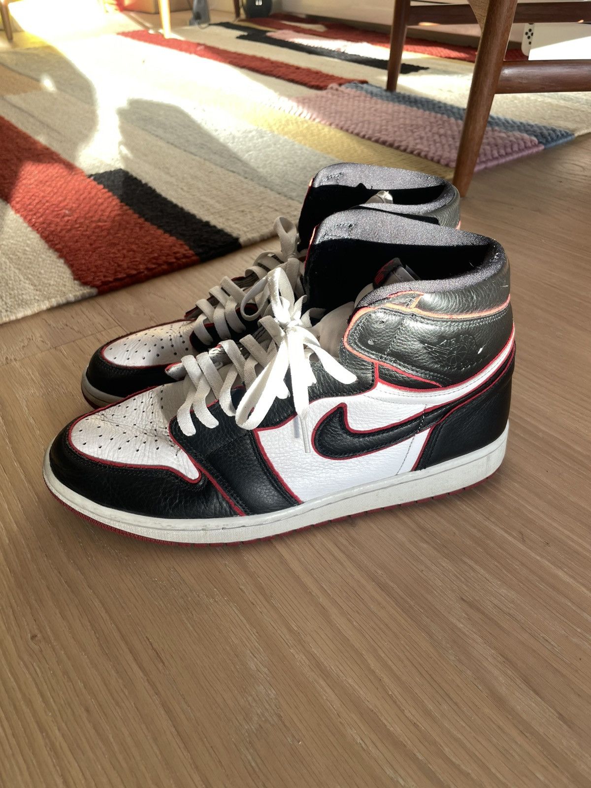 Jordan Brand Air Jordan 1 Retro High OG 'Bloodline' 2019 Size US 12 / EU 45 - 2 Thumbnail