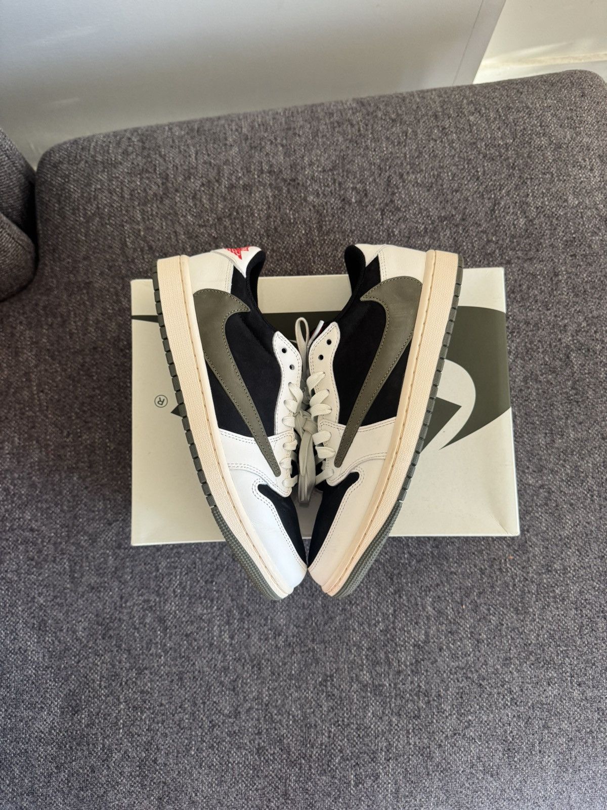 Jordan Brand × Nike × Travis Scott WMNS AIR JORDAN 1 LOW OG SP Size US 9.5 / EU 42-43 - 12 Thumbnail