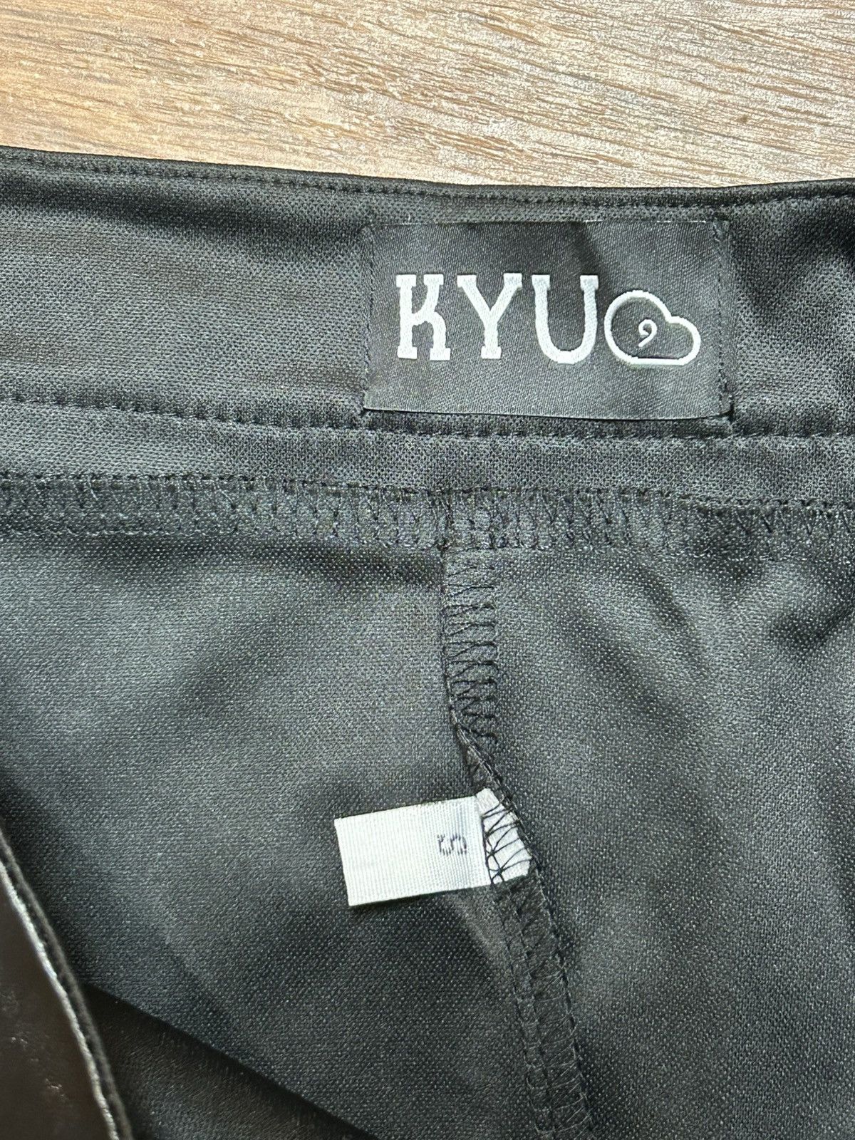 Other Kyu 9 women's pleather v waist slit black mini skirt Size 26" / US 2 / IT 38 - 6 Thumbnail
