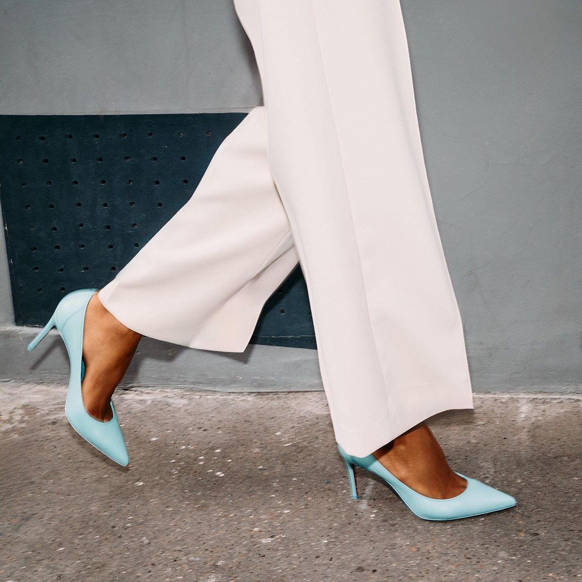 Christian Louboutin o1s1wg110125 Sporty Kate Pumps in Blue Size US 5 / IT 35 - 5 Thumbnail