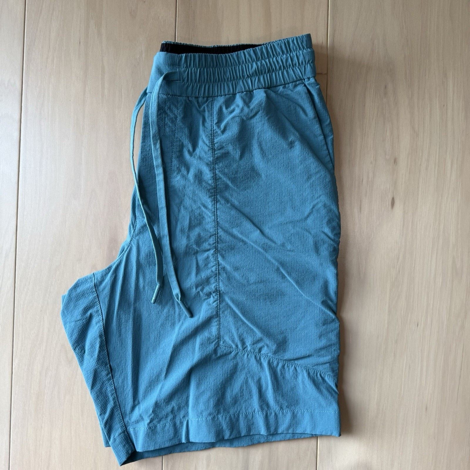 Lululemon Lululemon Bowline Shorts M Teal Linerless Workout Athleisure Size US 30 / EU 46 - 2 Thumbnail