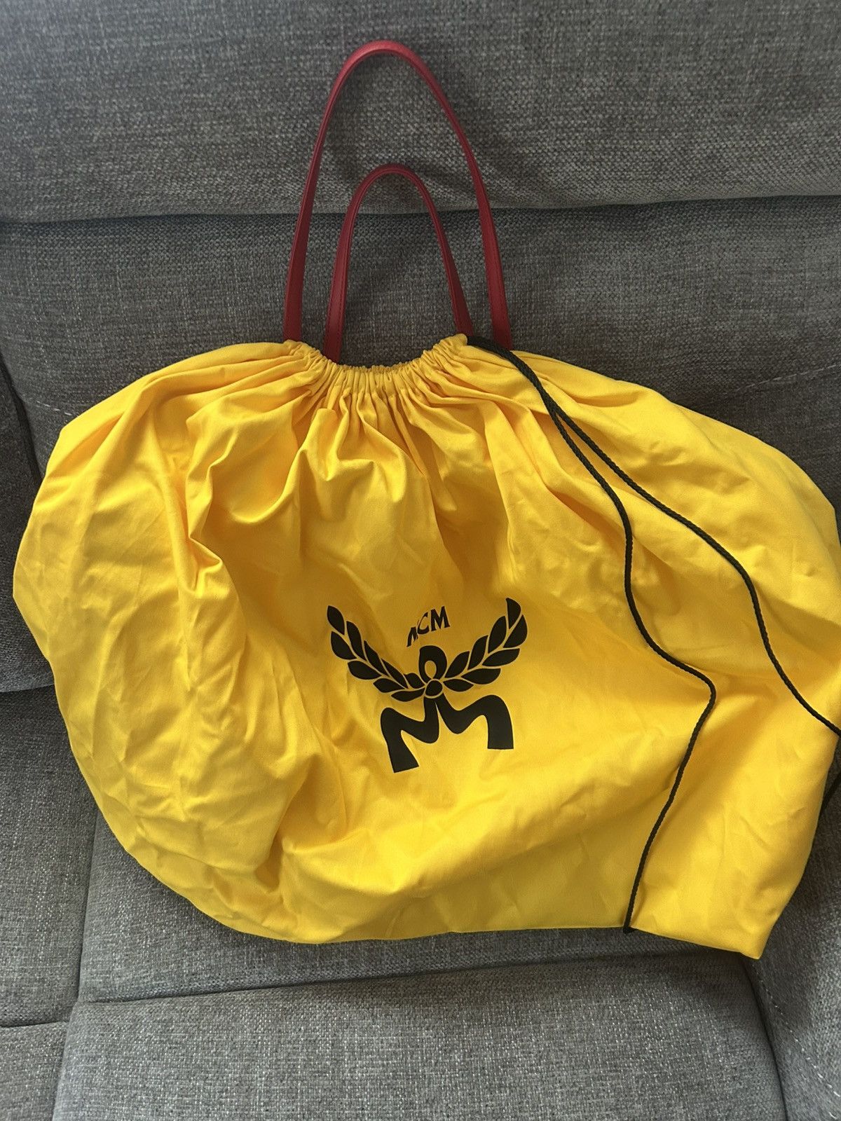 MCM Large Liz Reversible Shopper - Candy Red Size ONE SIZE - 13 Thumbnail