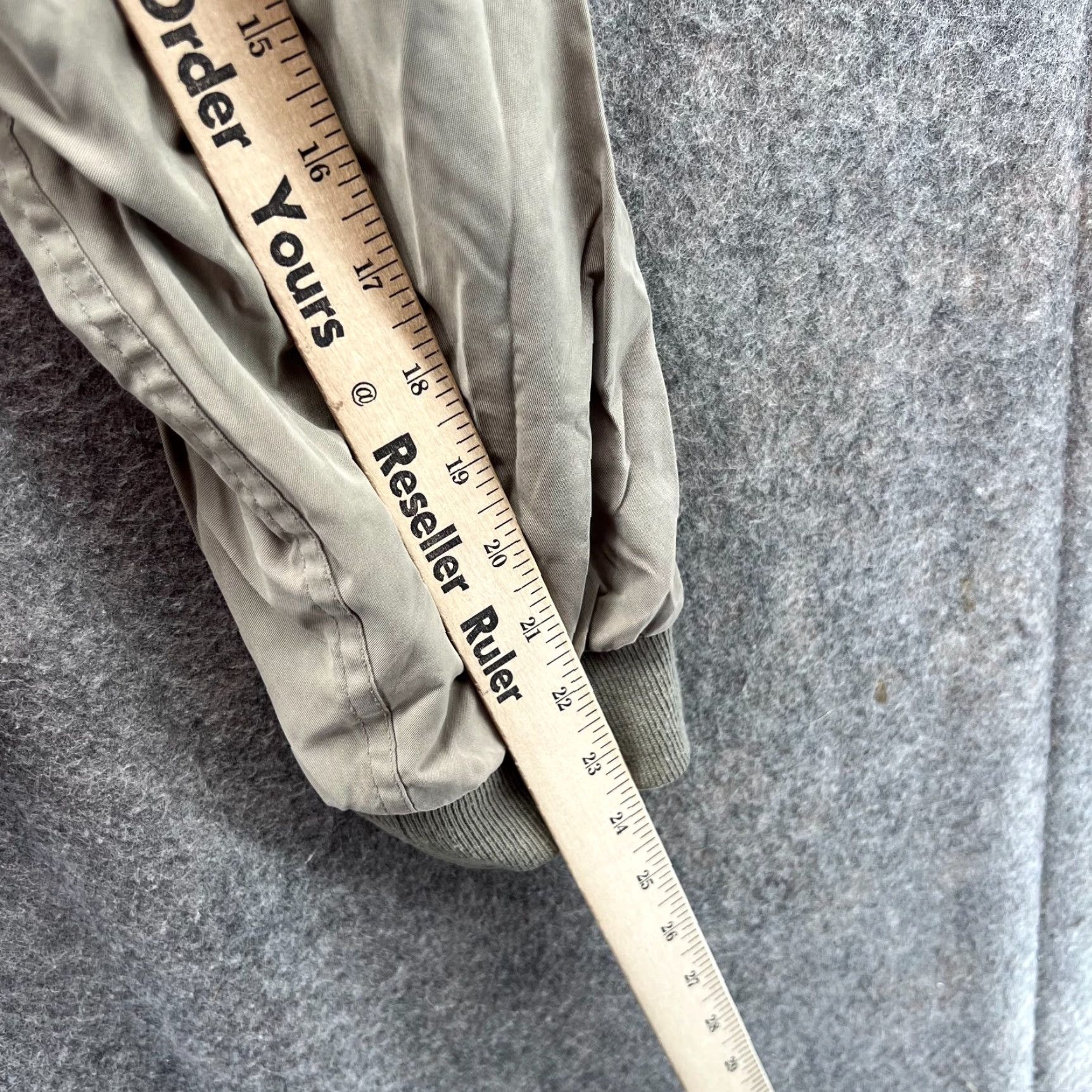Members Only VINTAGE Members Only Bomber Jacket Men Large Khaki Full Zip Beige Polyester 90s Size US L / EU 52-54 / 3 - 4 Thumbnail