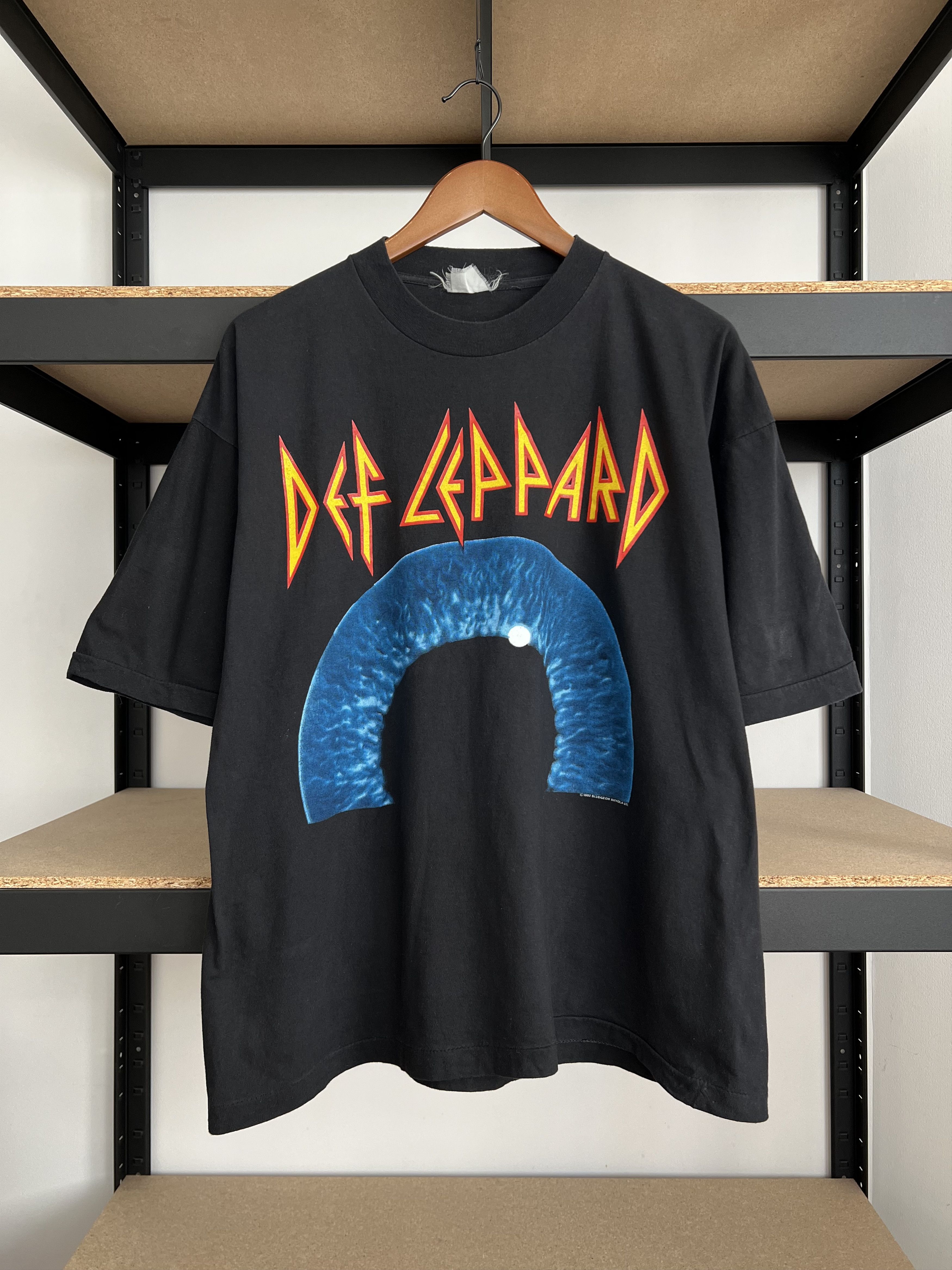 Band Tees Vintage 1992 Def Leppard Adrenalize Black T-shirt Size US XL / EU 56 / 4 - 1 Thumbnail