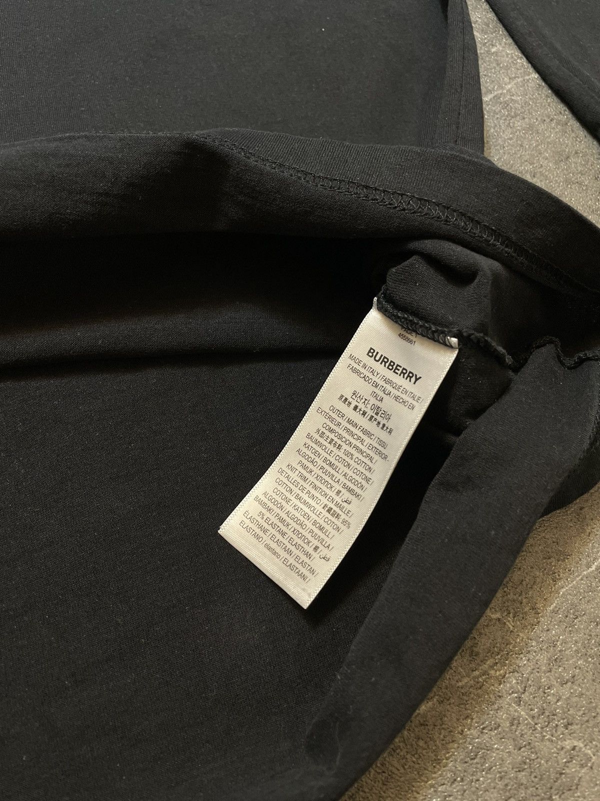 Burberry × Designer Burberry Cut-out detail print t-shirt Made in Italy Size US L / EU 52-54 / 3 - 8 Thumbnail