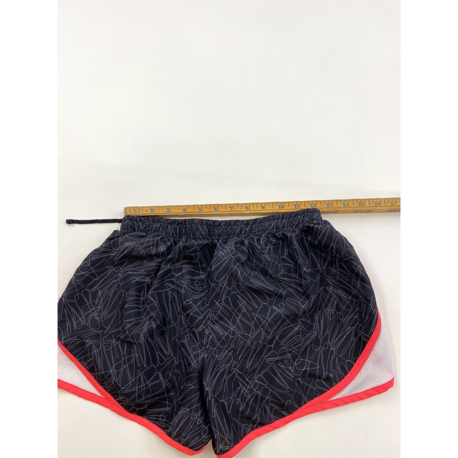 Under Armour Under Armour Running Shorts Womens Small Pink Black Athletic Activewear S Run & Jogging Women Size 28" / US 6 / IT 42 - 6 Thumbnail