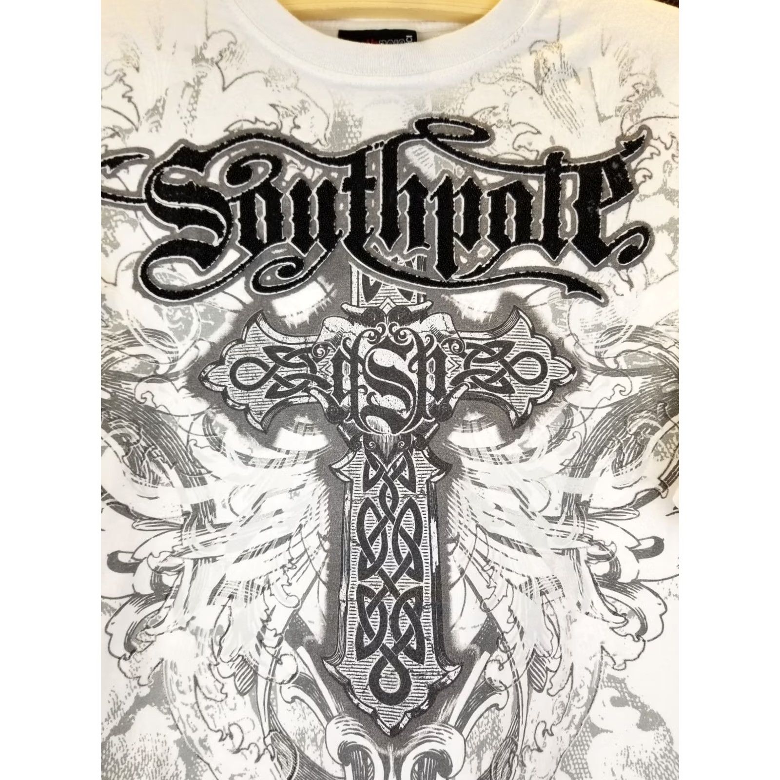 Southpole VINTAGE Southpole T-Shirt White Cotton Crew Neck Short Sleeve XL Mens 80s 90s Cross Grunge MMA Hip Hop Logo Stitch Front Back Chest 23in 29in Nan Size US XL / EU 56 / 4 - 2 Thumbnail