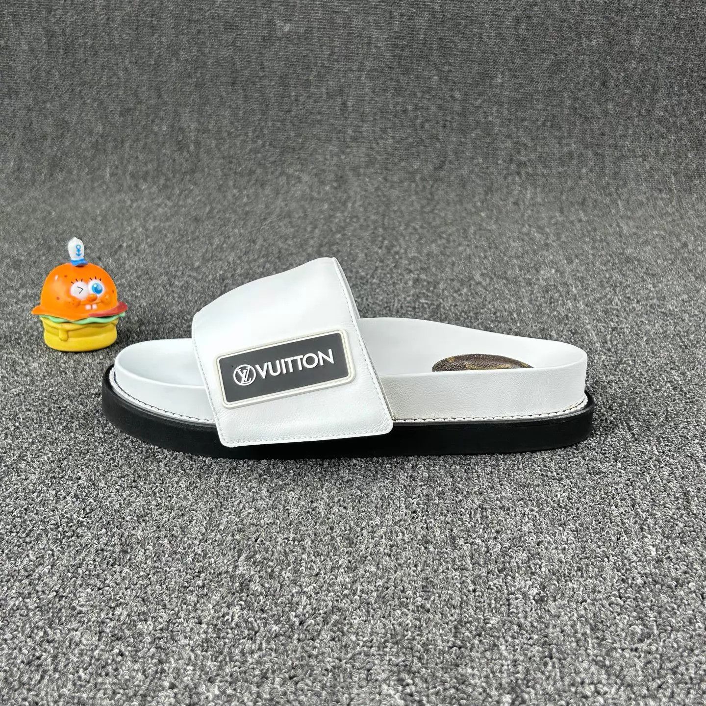 Louis Vuitton Louis Vuitton White Slippers 37 HB6839 Size US 6.5 / IT 36.5 - 3 Thumbnail