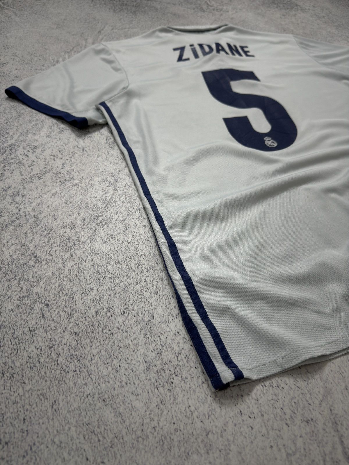 Adidas ADIDAS REAL MADRID ZIDANE #5 FOOTBALL SHIRT SOCCER JERSEY Size US M / EU 48-50 / 2 - 5 Thumbnail